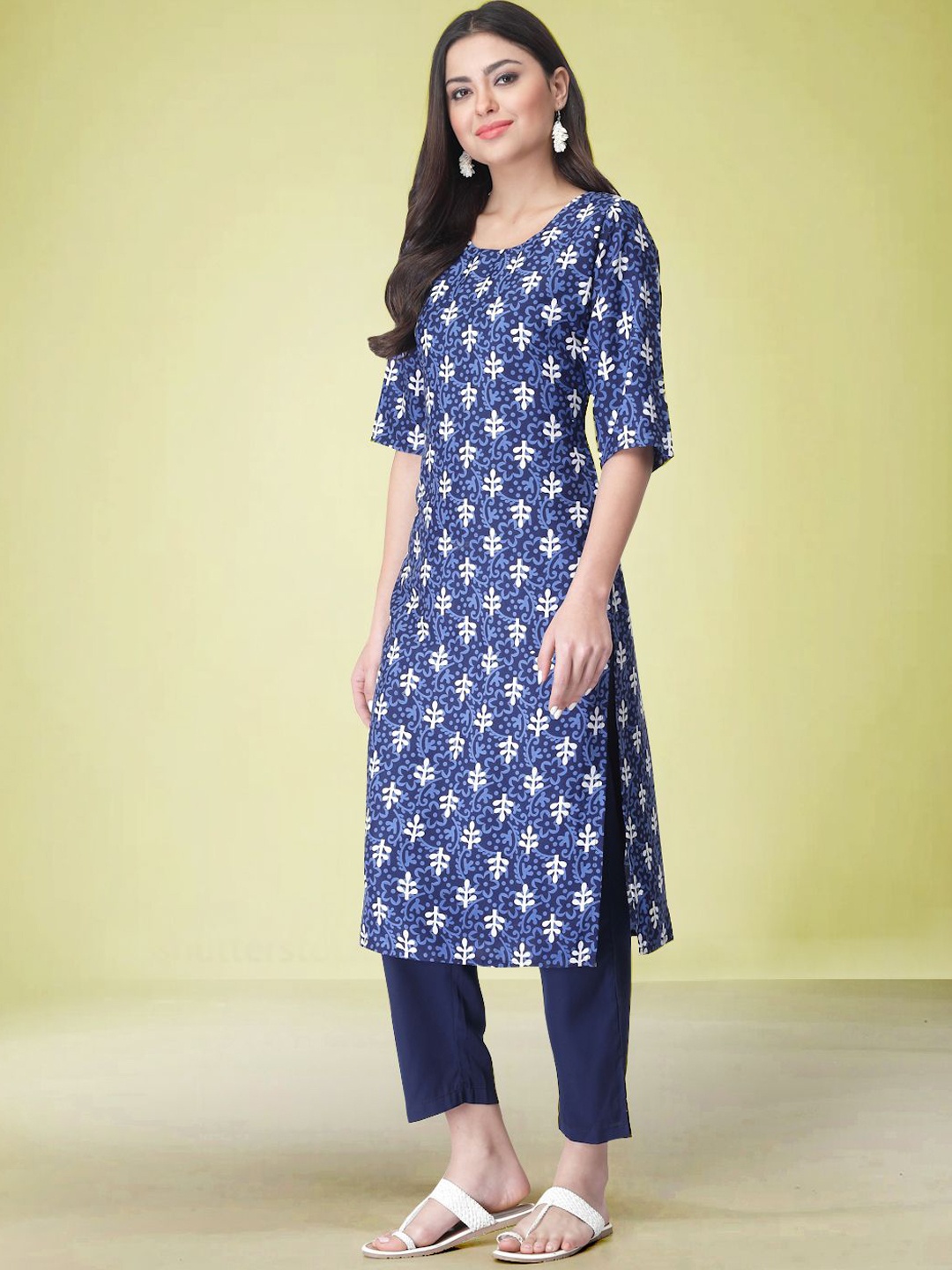 

Moda Rapido Floral Printed Round Neck Straight Kurta with Trouser, Blue