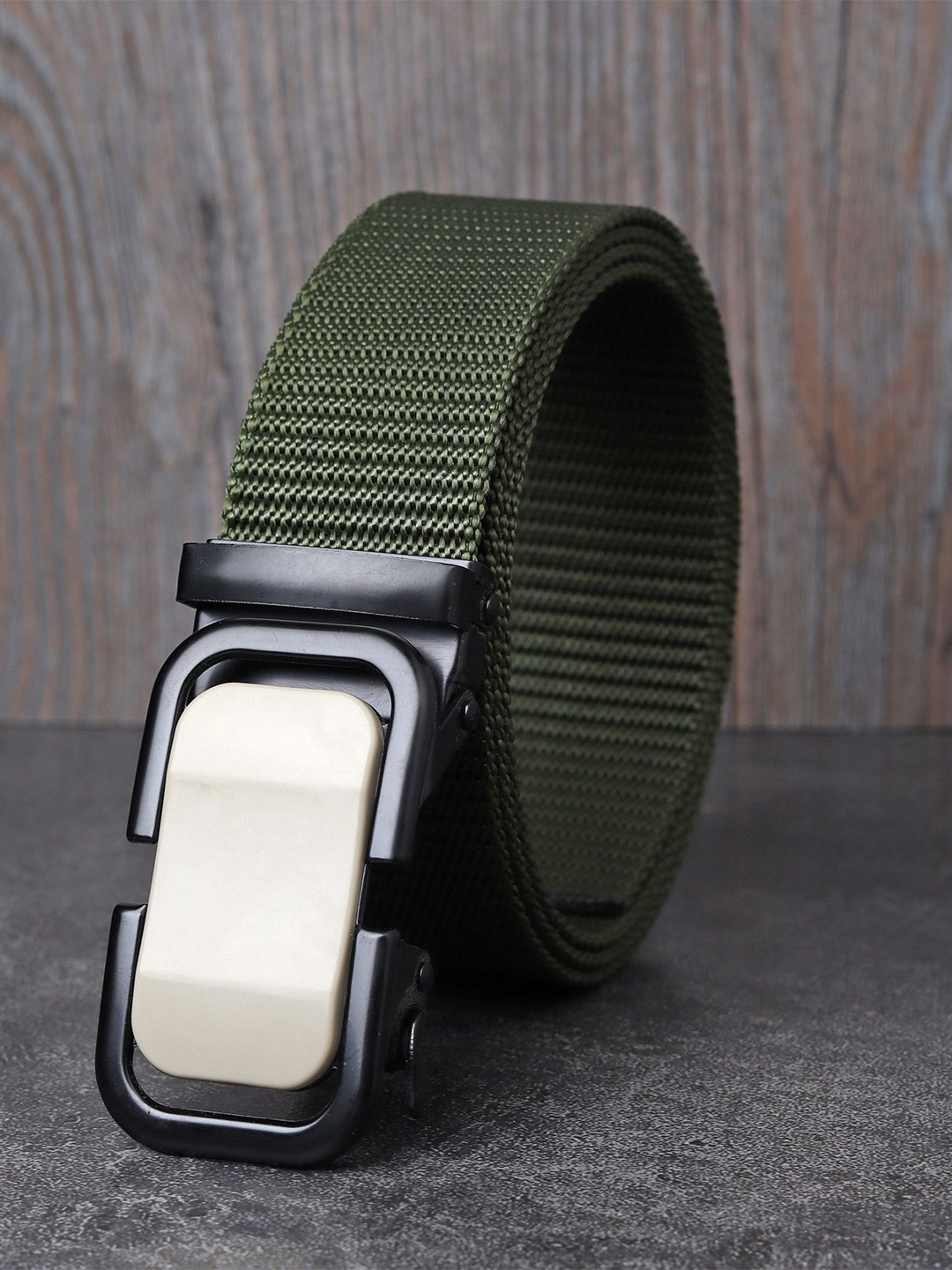

Metronaut Men Textured Belt, Green
