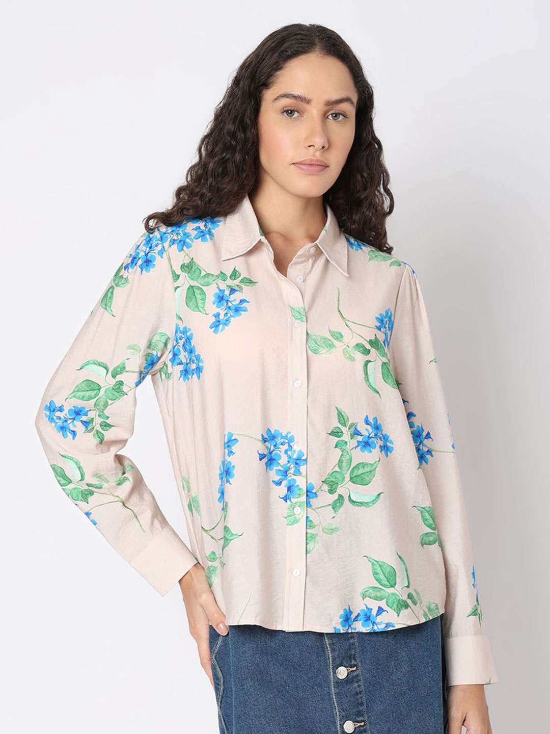 

Vero Moda Women Spread Collar Floral Printed Casual Shirt, Beige