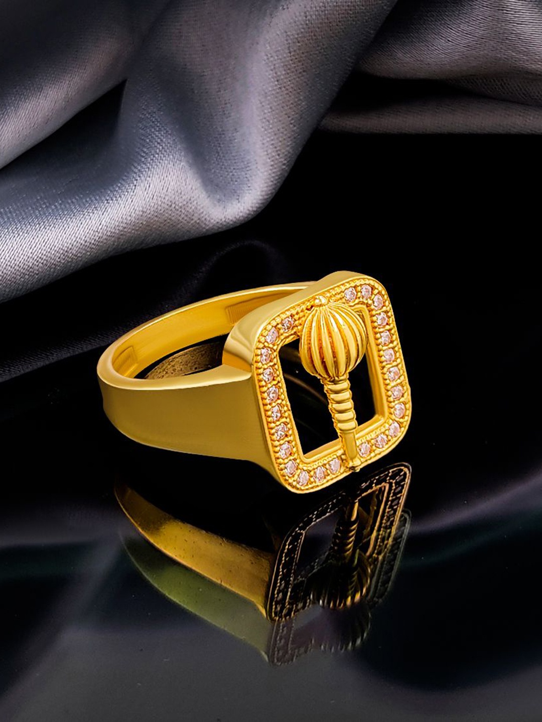 

Saizen Men Gold-Plated Stone Studded Finger Ring