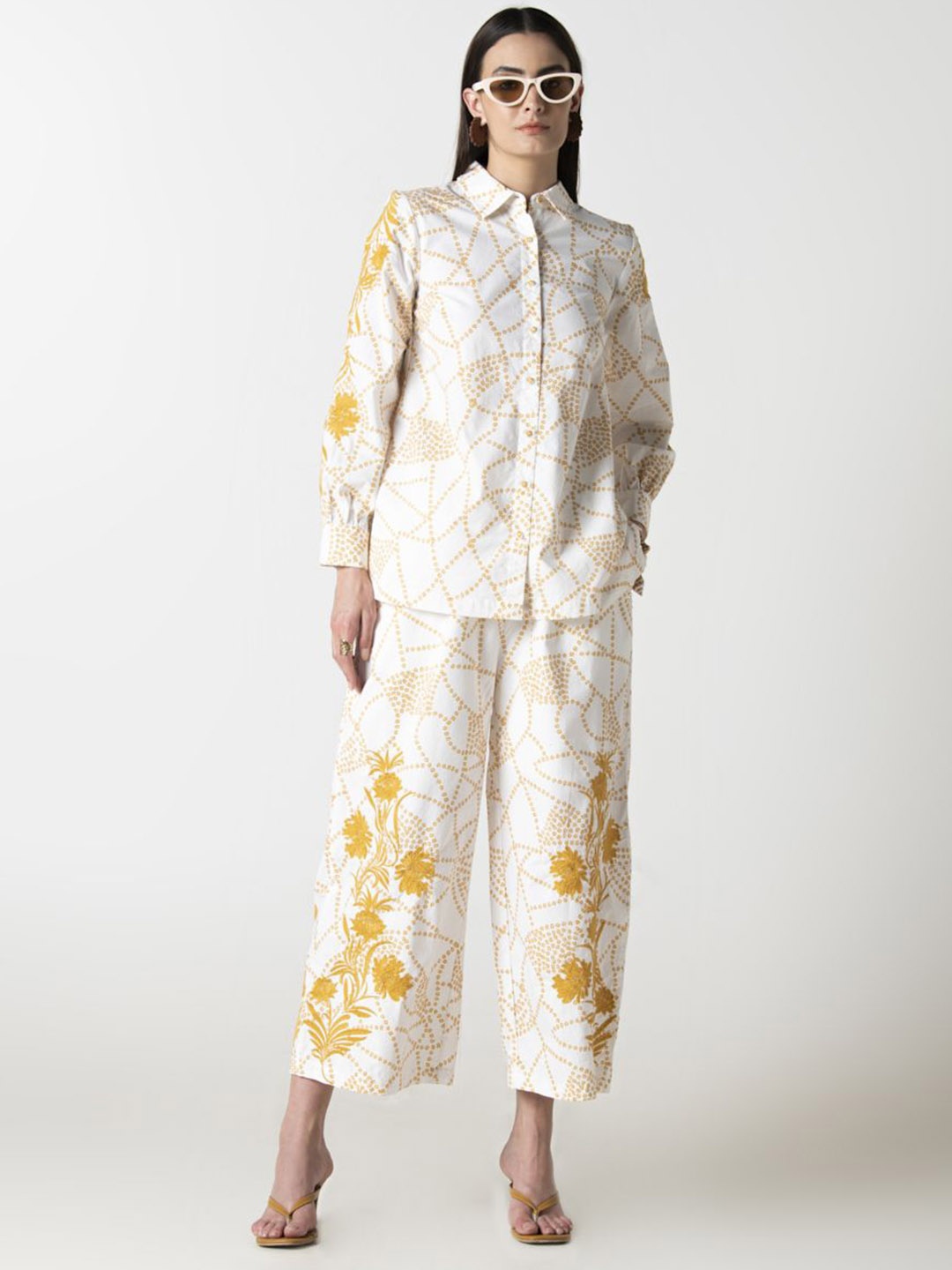 

STIL O STITCH Bandhani Printed Pure Cotton Shirt & Trousers, White