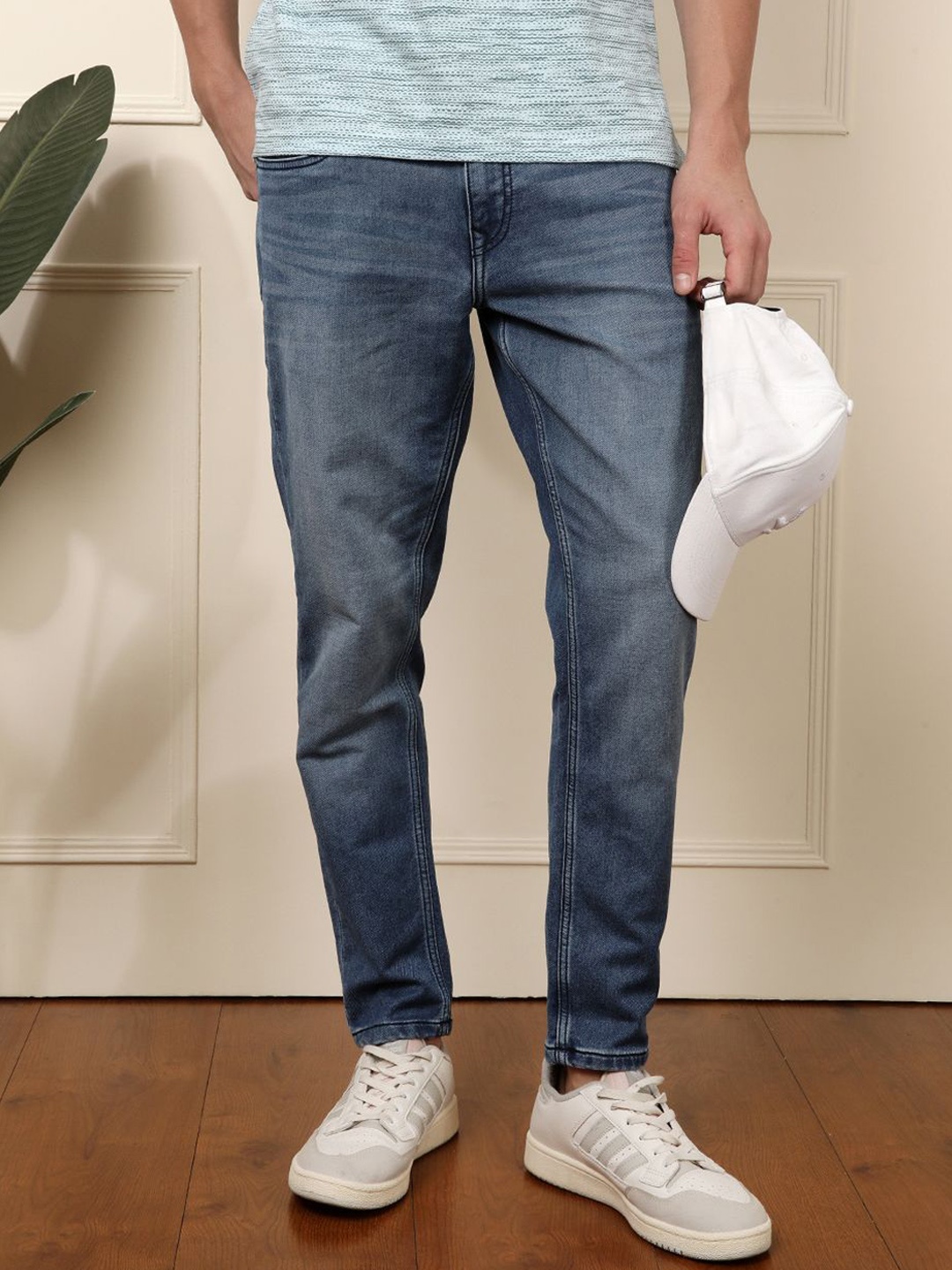 

WROGN Men Comfort Skinny Fit Light Fade Jeans, Blue