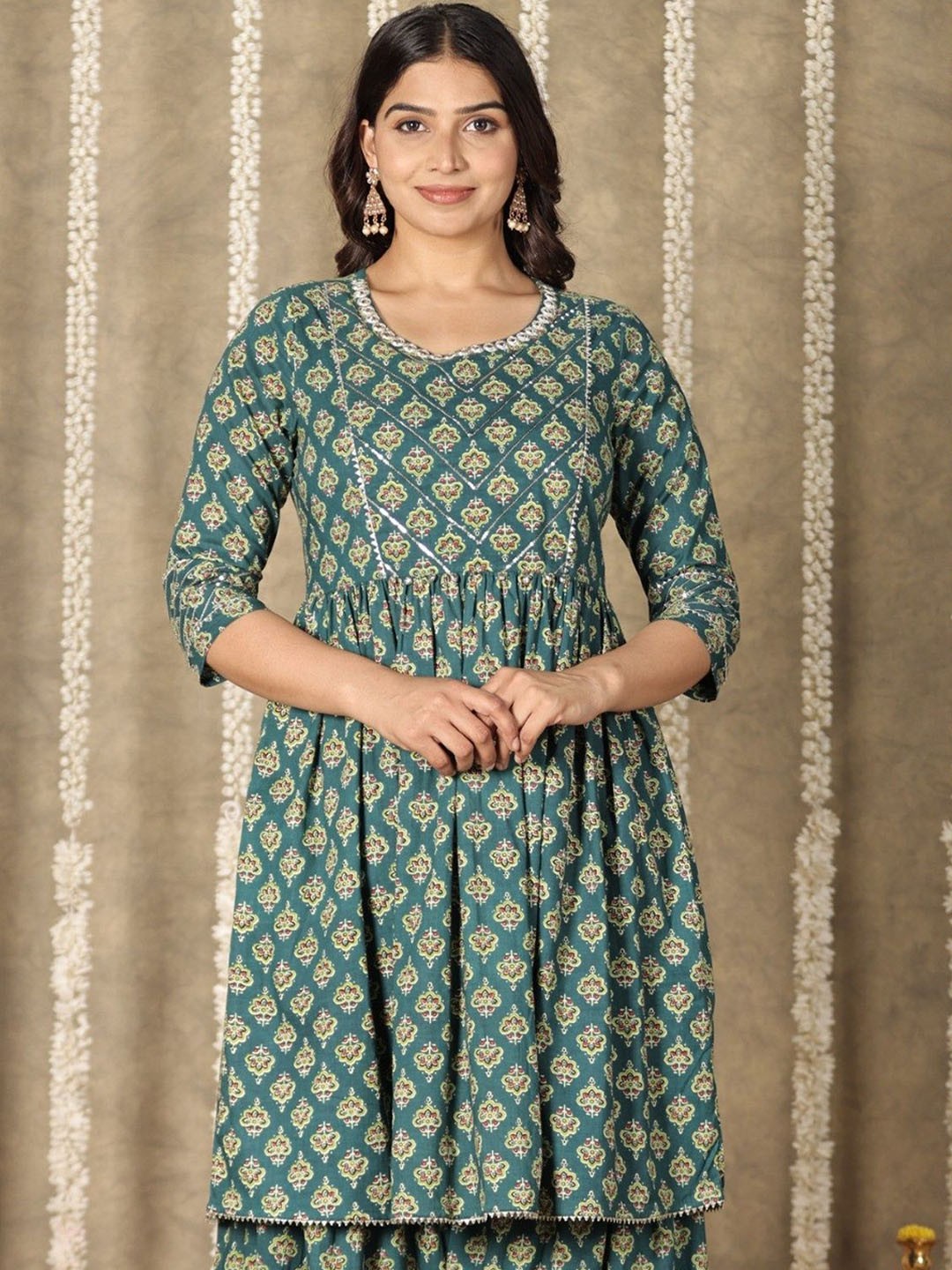

Aramya Floral Printed Gotta Patti Pure Cotton Anarkali Kurtas, Green