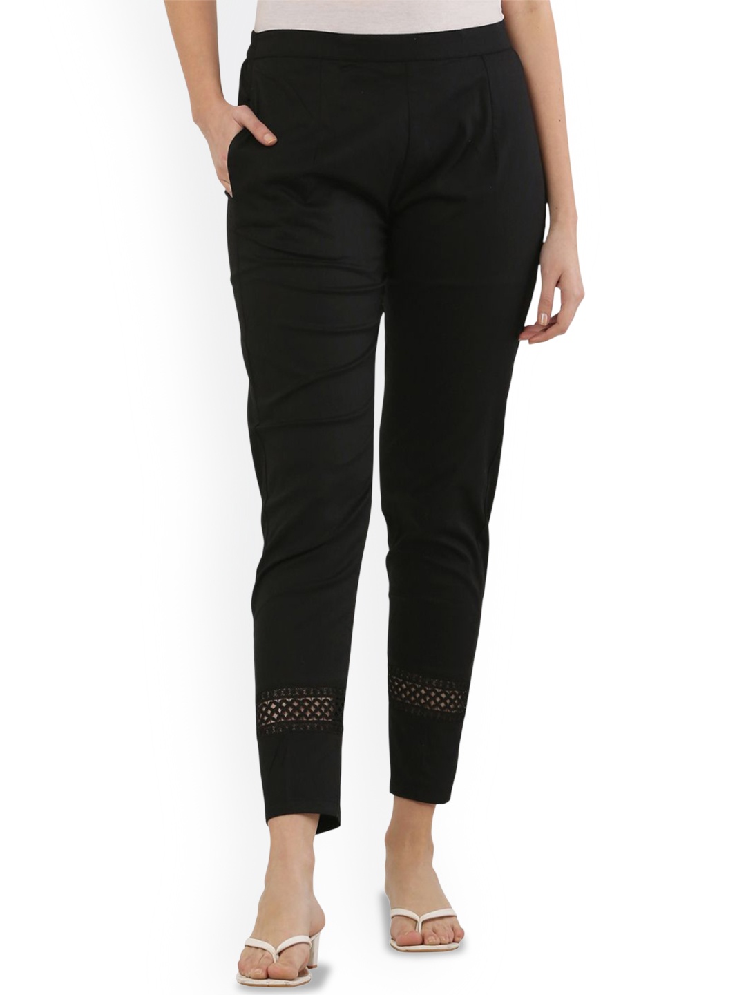 

Sellingsea Women Regular Fit Mid-Rise Trousers, Black