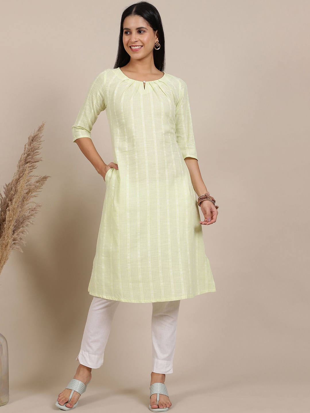 

AURELIA Striped Thread Work Keyhole Neck Straight Kurta, Green