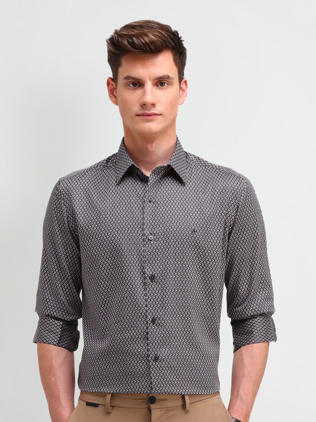 

Arrow New York Men Slim Fit Spread Collar Geometric Printed Cotton Casual Shirt, Black