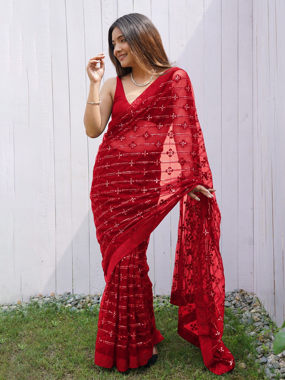 

MySilkLove Embellished Sequinned Silk Blend Saree, Red