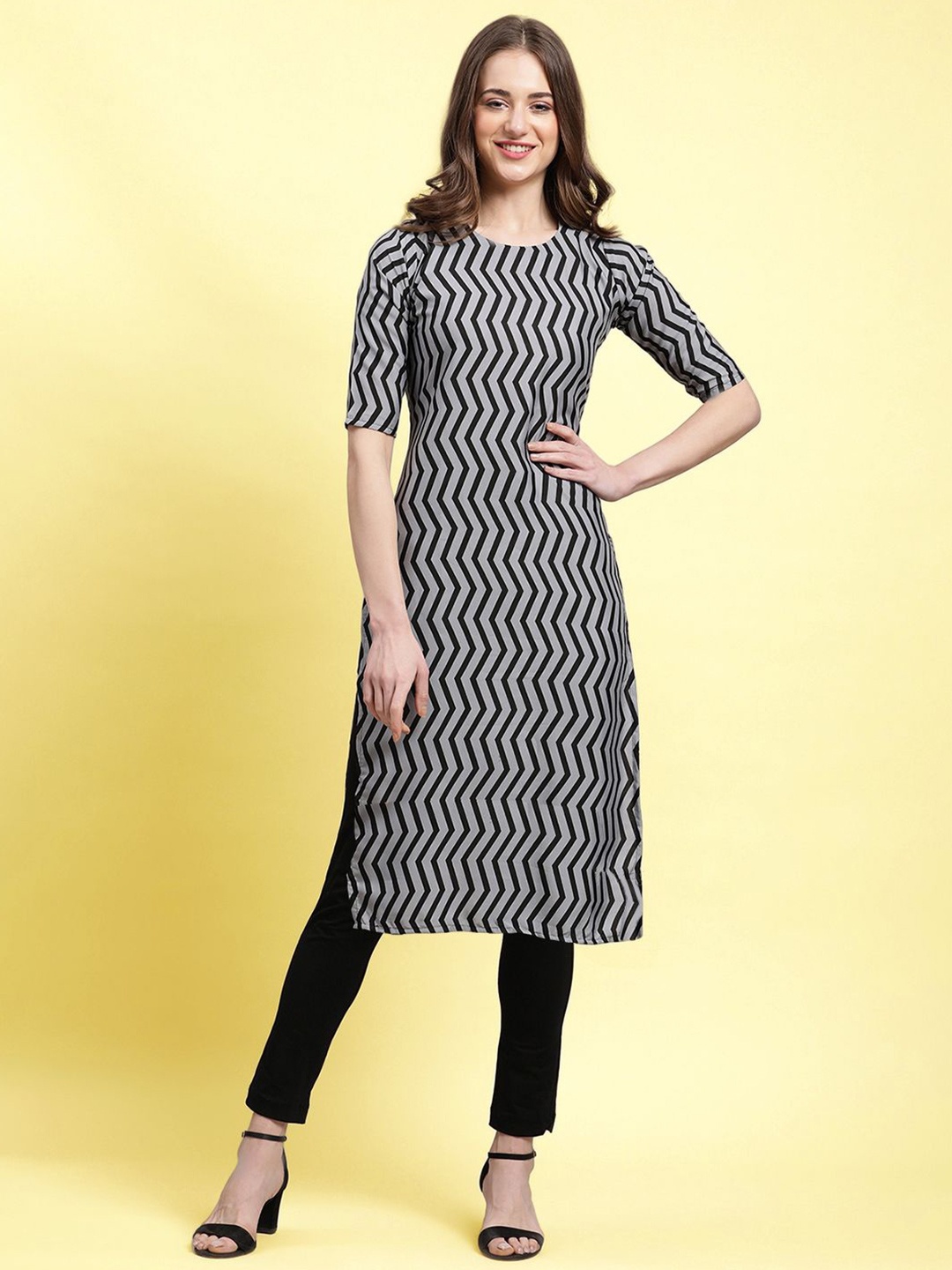 

Moda Rapido Chevron Printed Round Neck Straight Kurta, Black
