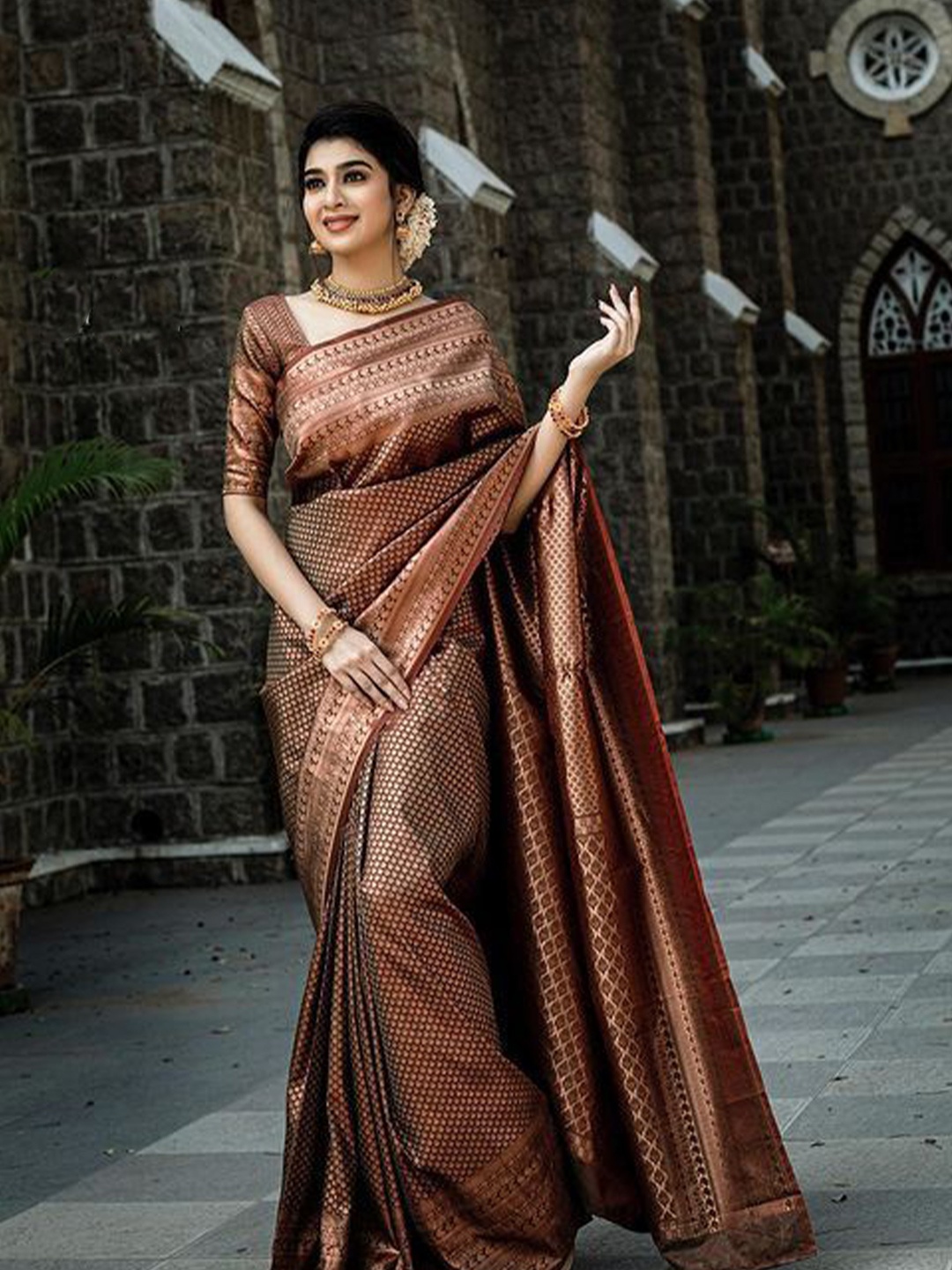 

Krimmple Ethnic Motifs Woven Design Zari Saree, Coffee brown