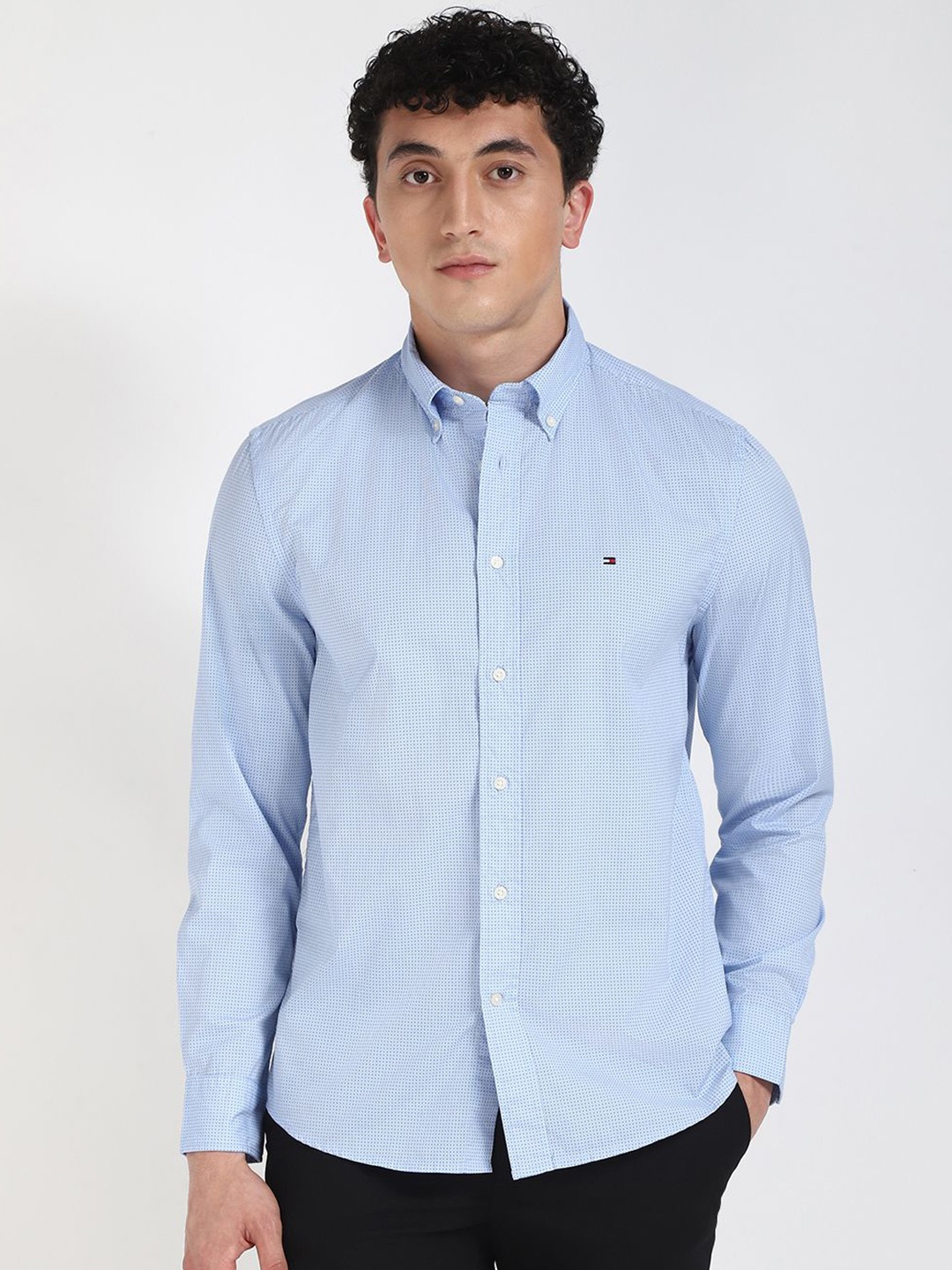 

Tommy Hilfiger Men Button-Down Collar Geometric Printed Cotton Casual Shirt, Blue