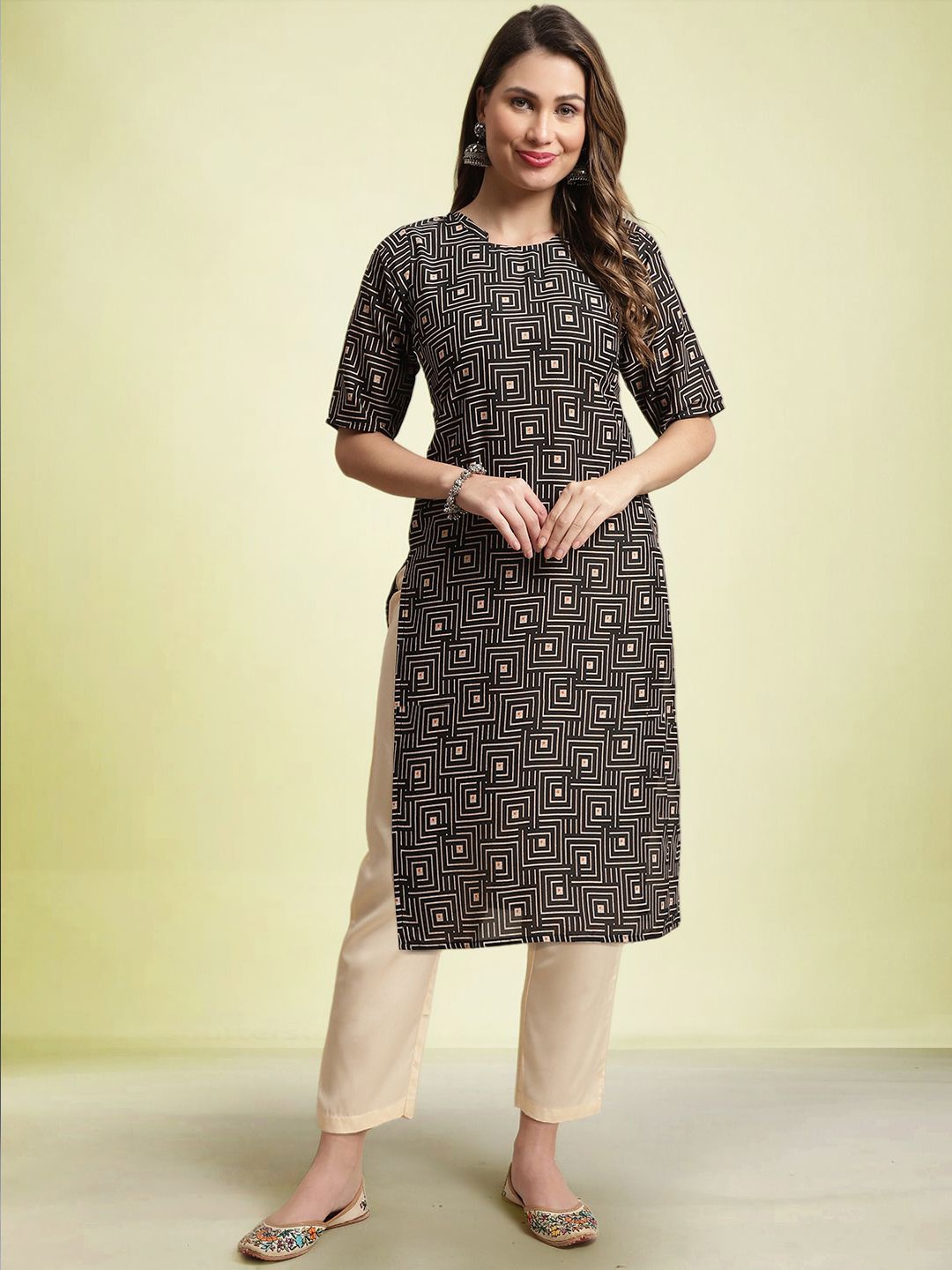 

Moda Rapido Geometric Printed Round Neck Straight Kurta With Trouser, Black