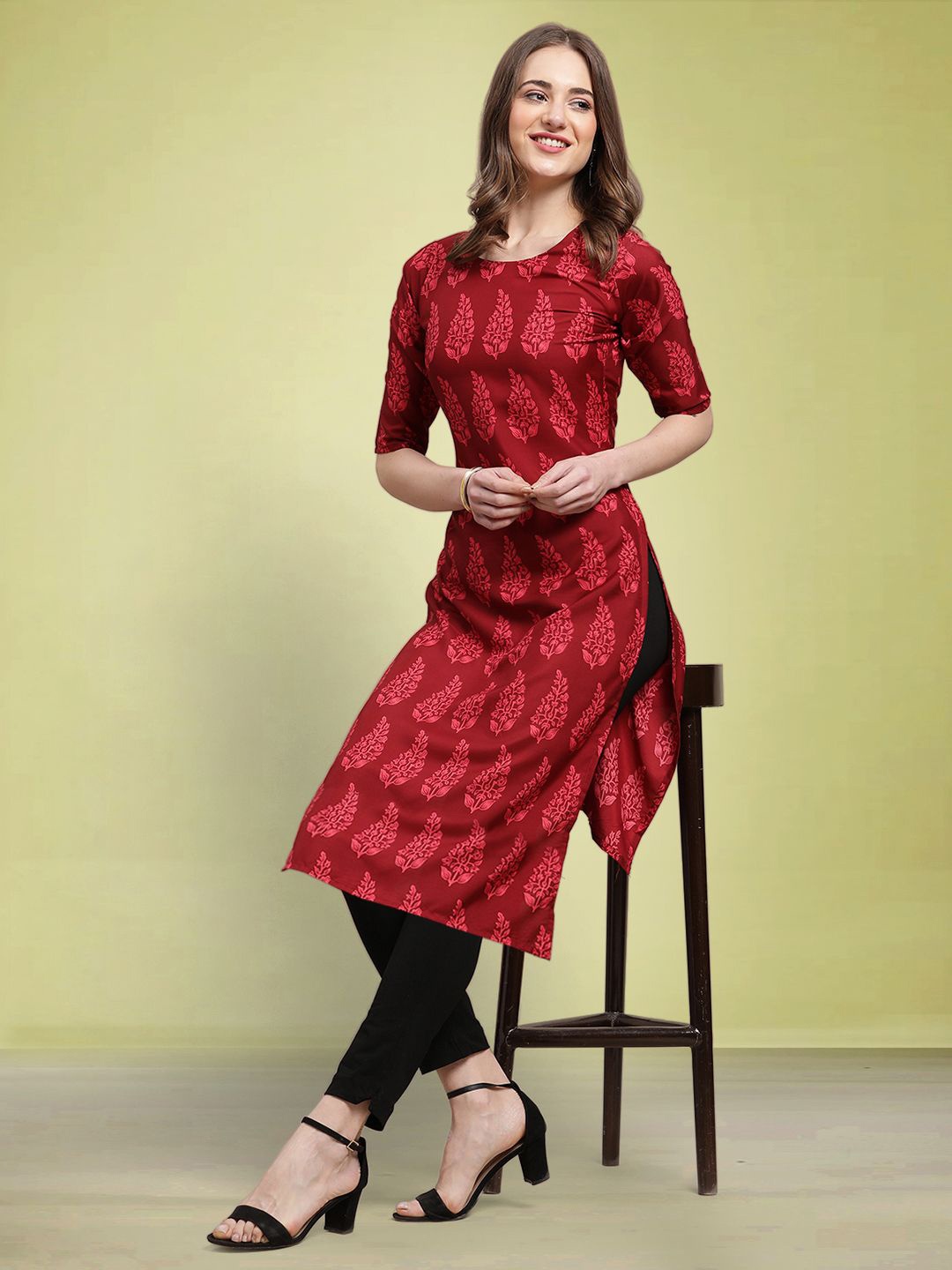 

Moda Rapido Women Printed Straight Kurti, Red