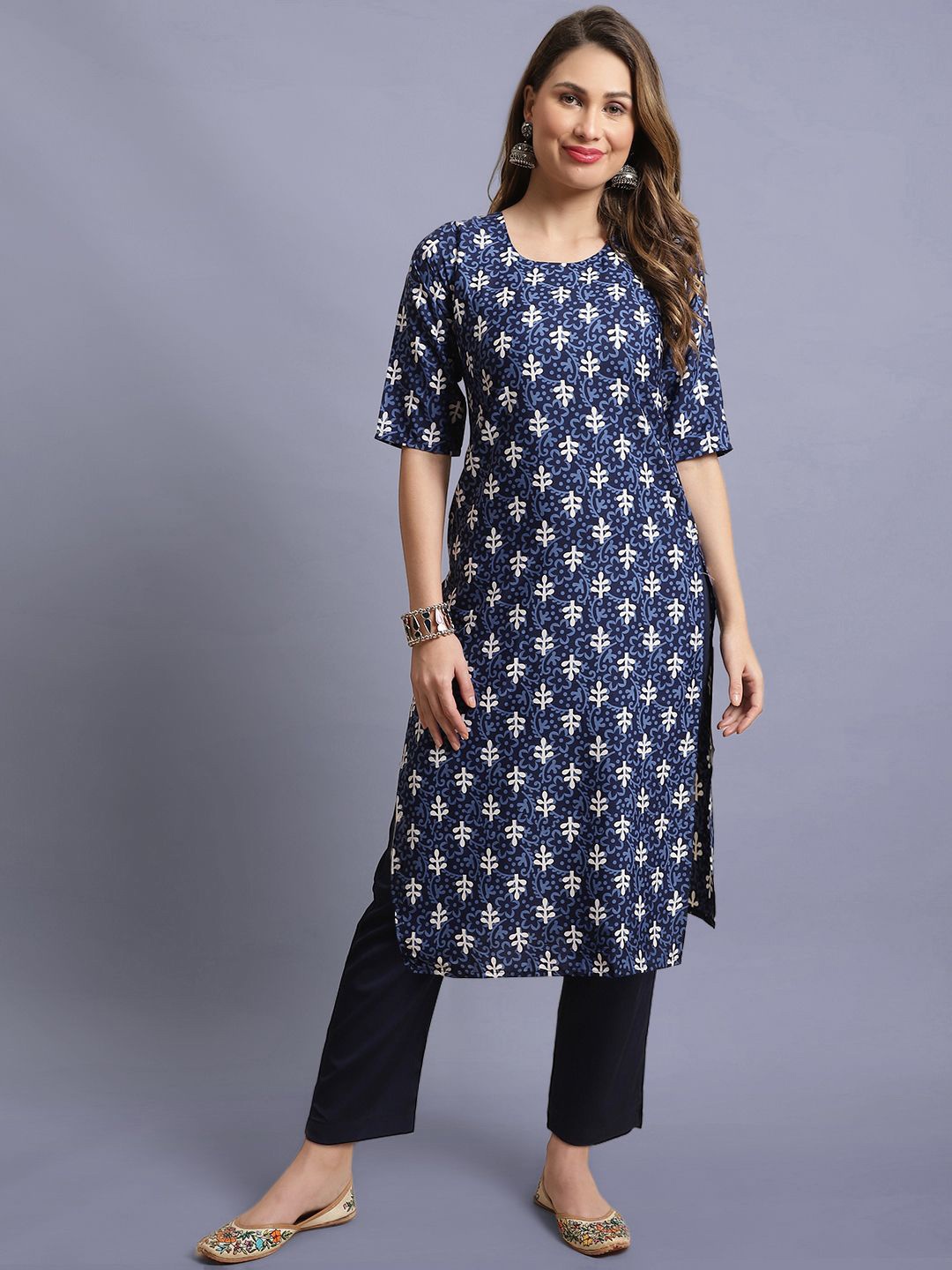 

Moda Rapido Floral Printed Round Neck Straight Kurta With Trousers, Blue