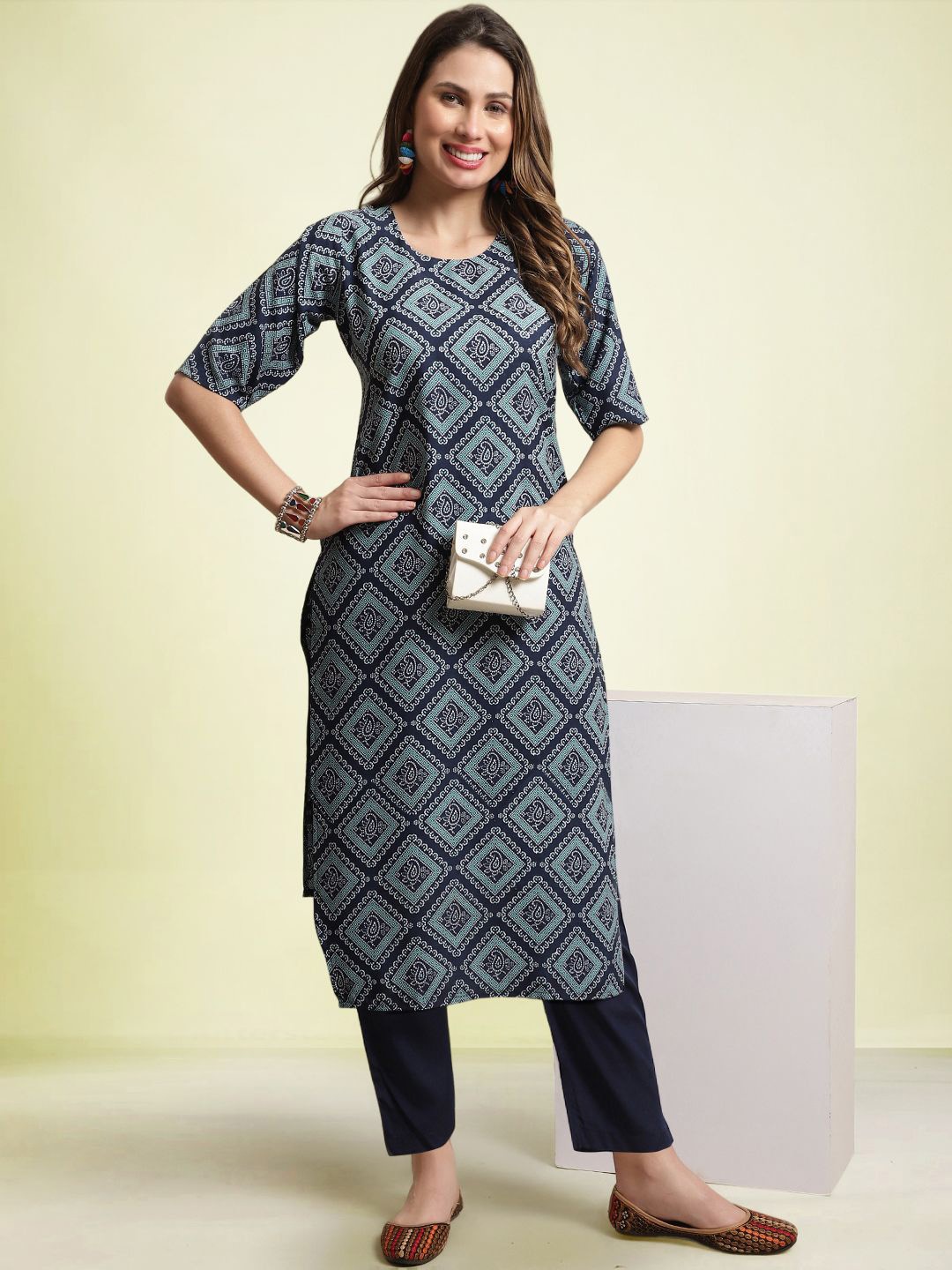 

Moda Rapido Ethnic Motifs Printed Round Neck Straight Kurta With Trousers, Blue