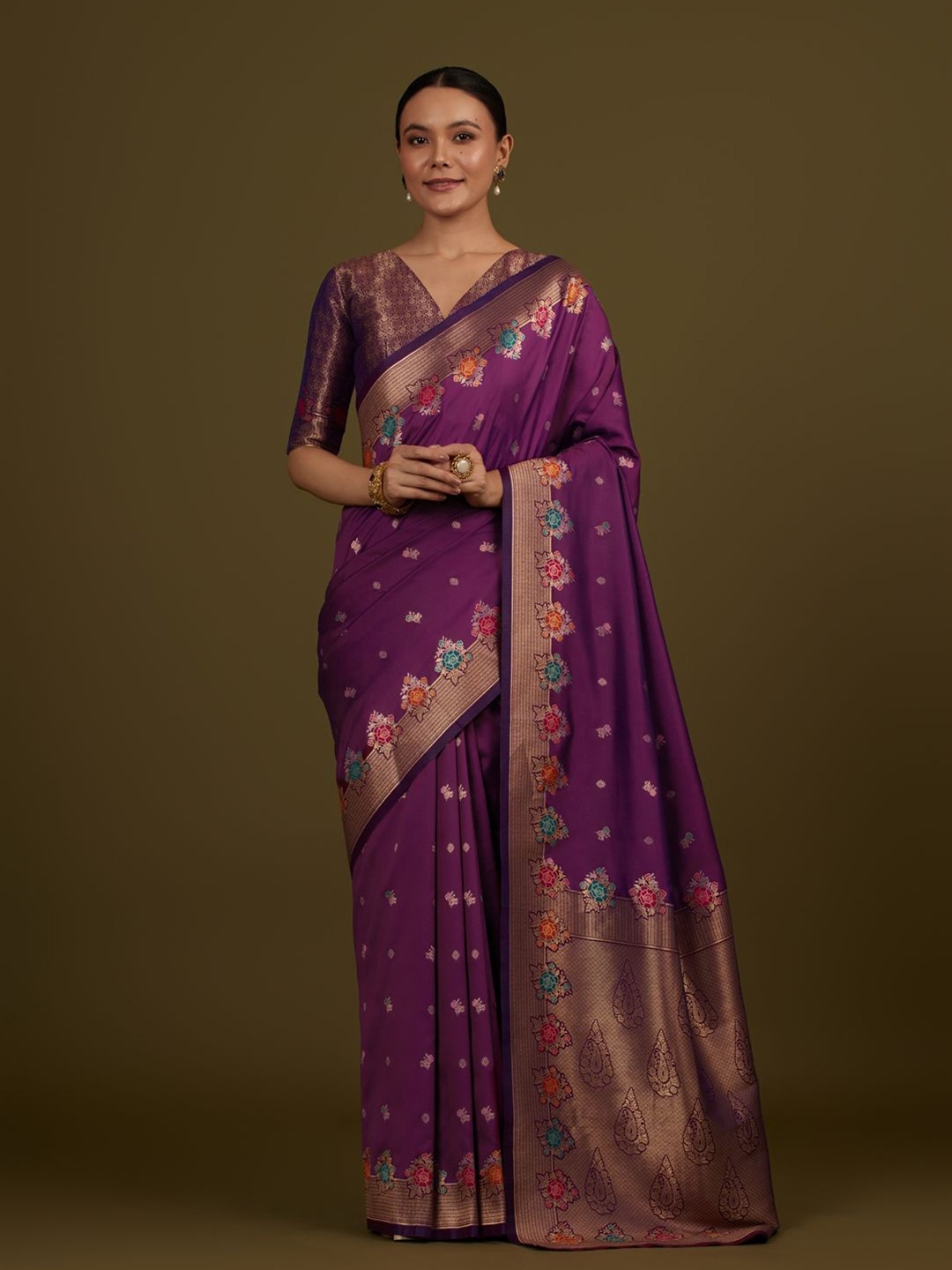 

MONJOLIKA FASHION Embellished Zari Designer Banarasi Saree, Violet