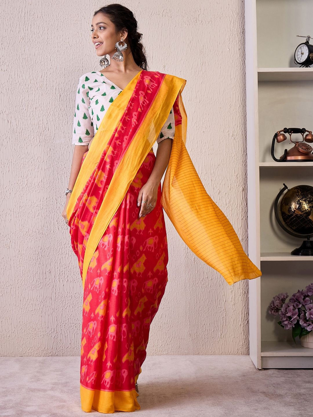 

KALINI Ethnic Motifs Printed Saree, Pink