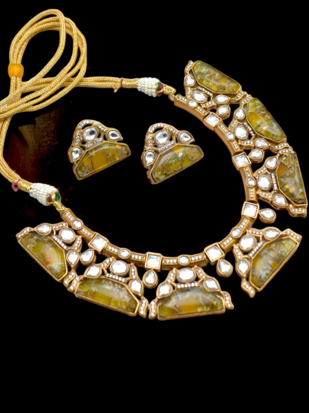 

TISHUL JEWELS Gold-Plated Stone-Studded Jewellery Set