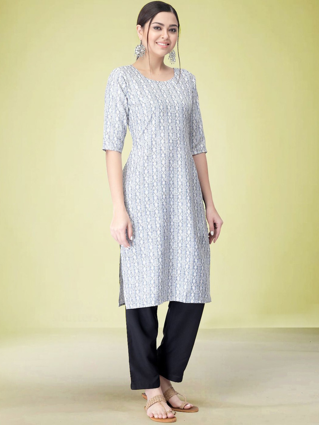 

Moda Rapido Geometric Printed Round Neck Straight Kurta with Trousers, Grey