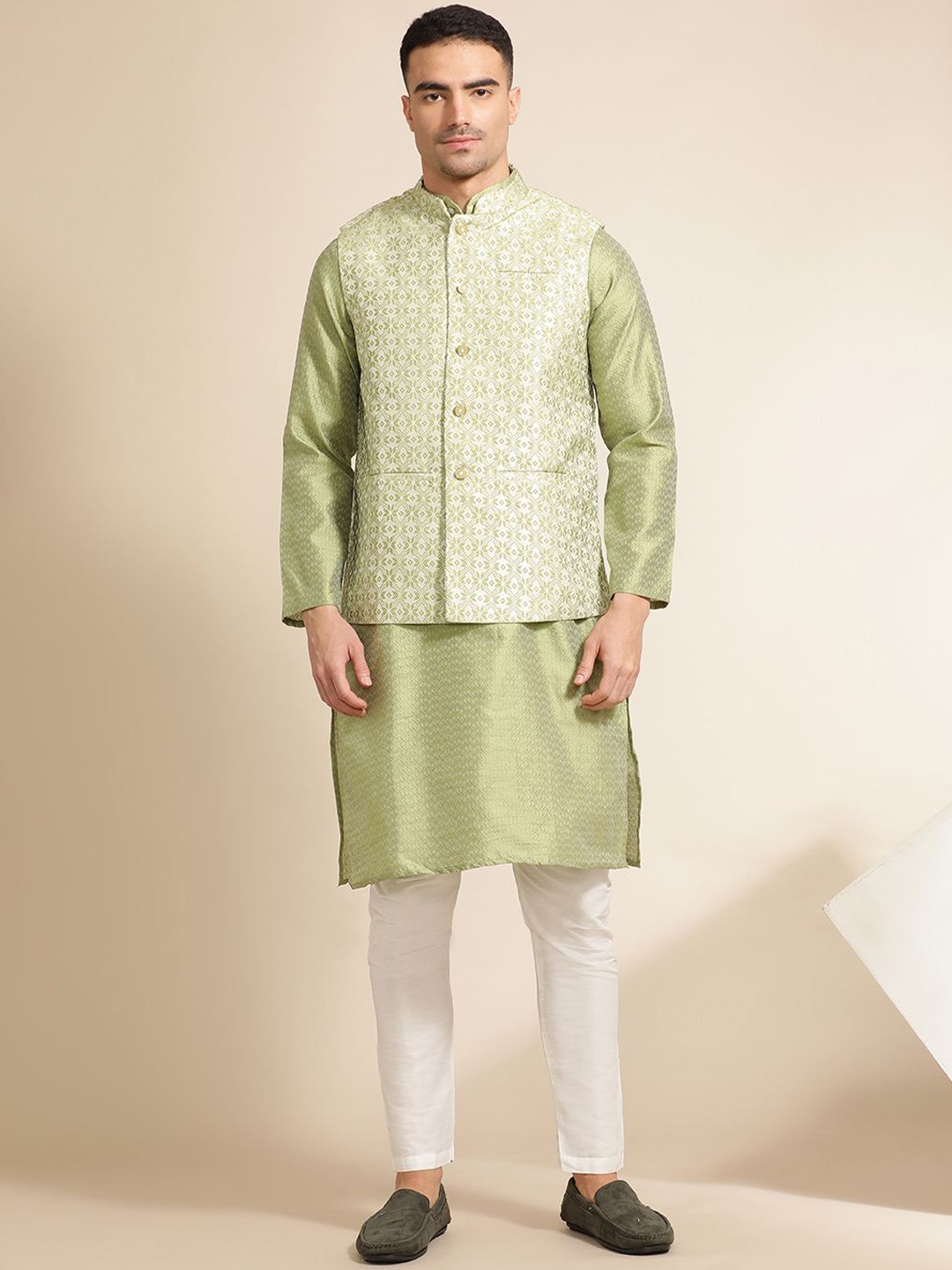 

Jaipur Kurti Geometric Woven Design Band Collar Straight Kurta With Pyjama & Nehru Jacket, Green