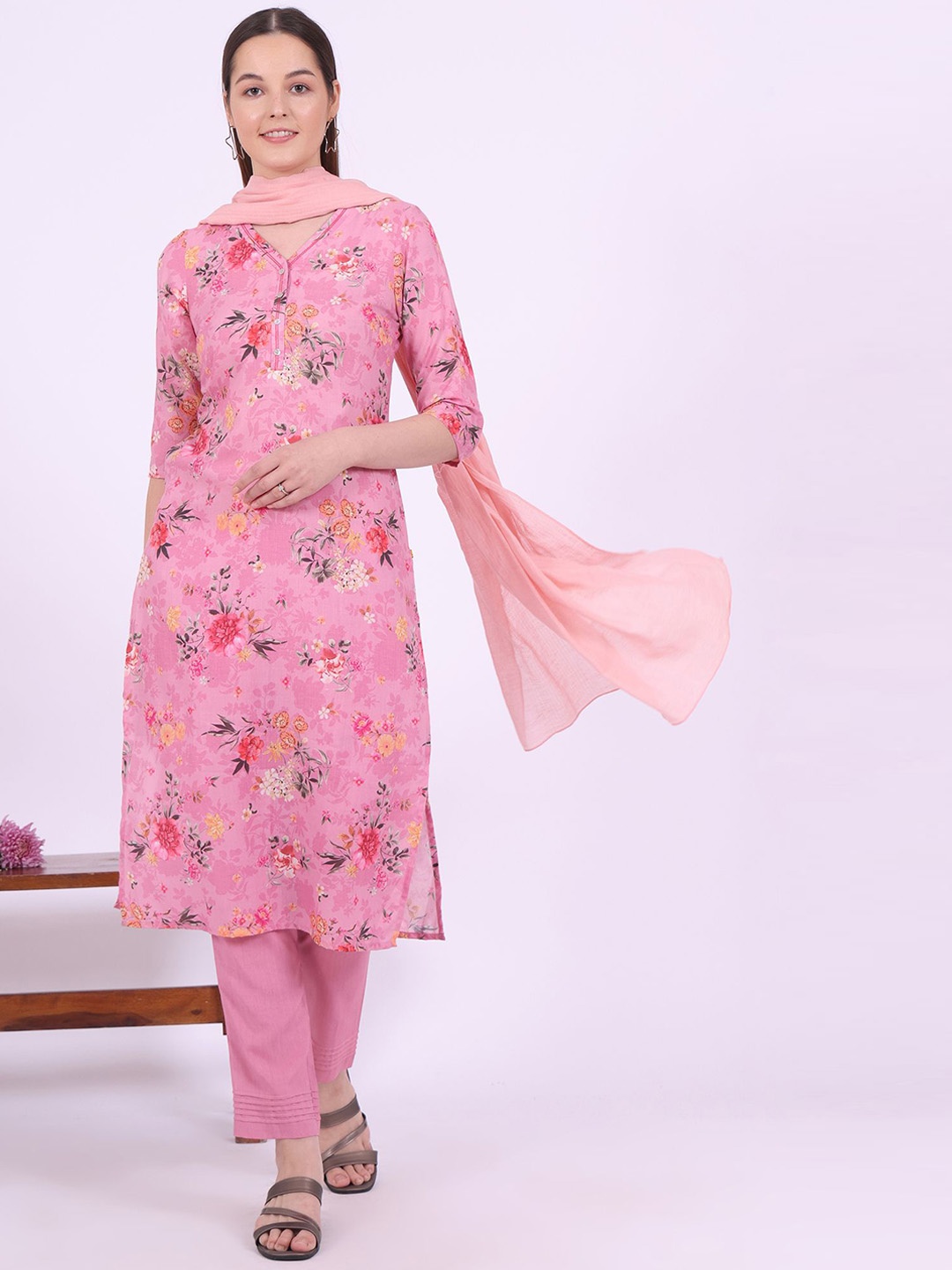 

AURELIA Floral Printed V-Neck A-Line Kurta, Pink