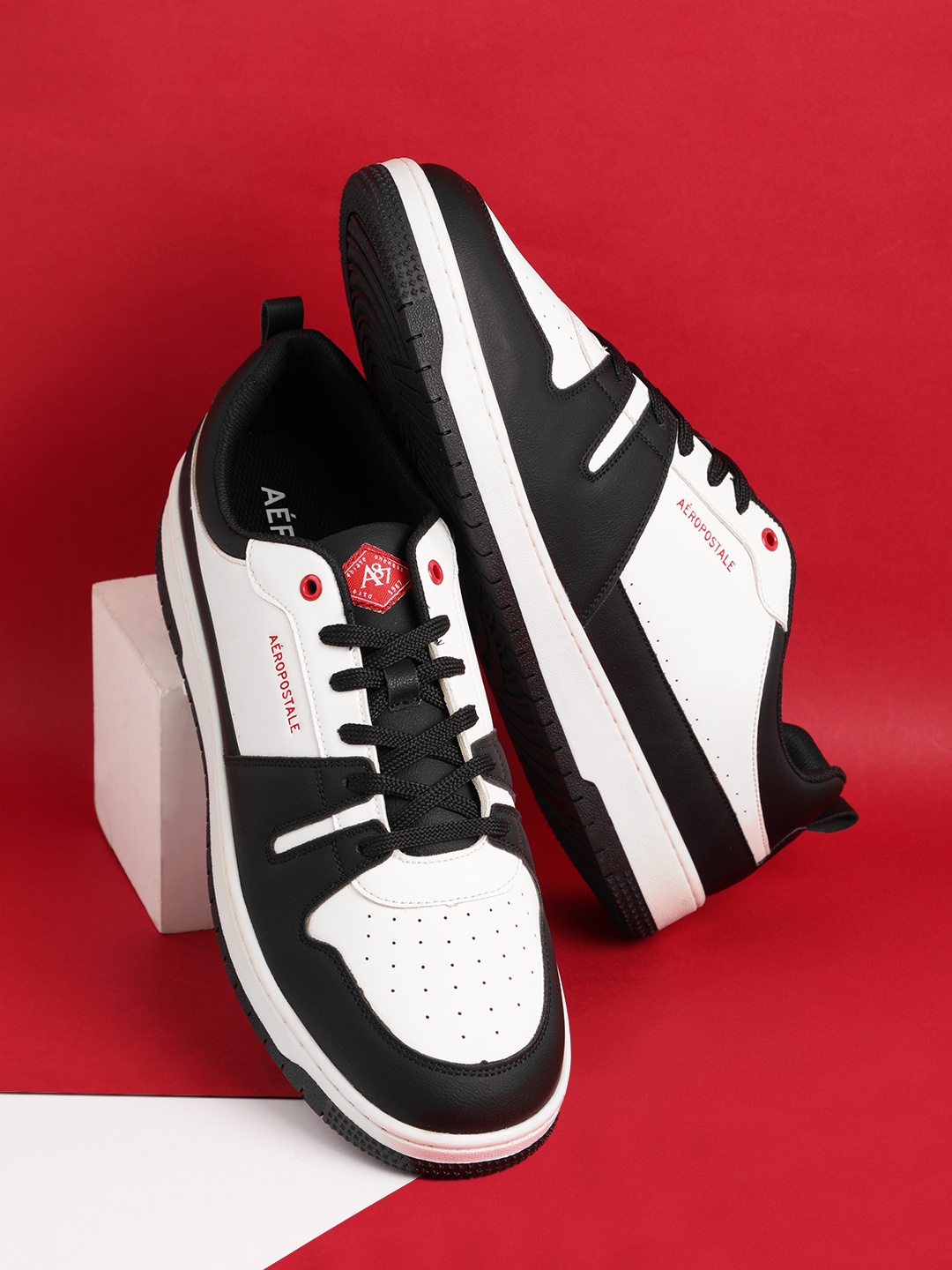 

Aeropostale Men Colourblocked Sneakers, White