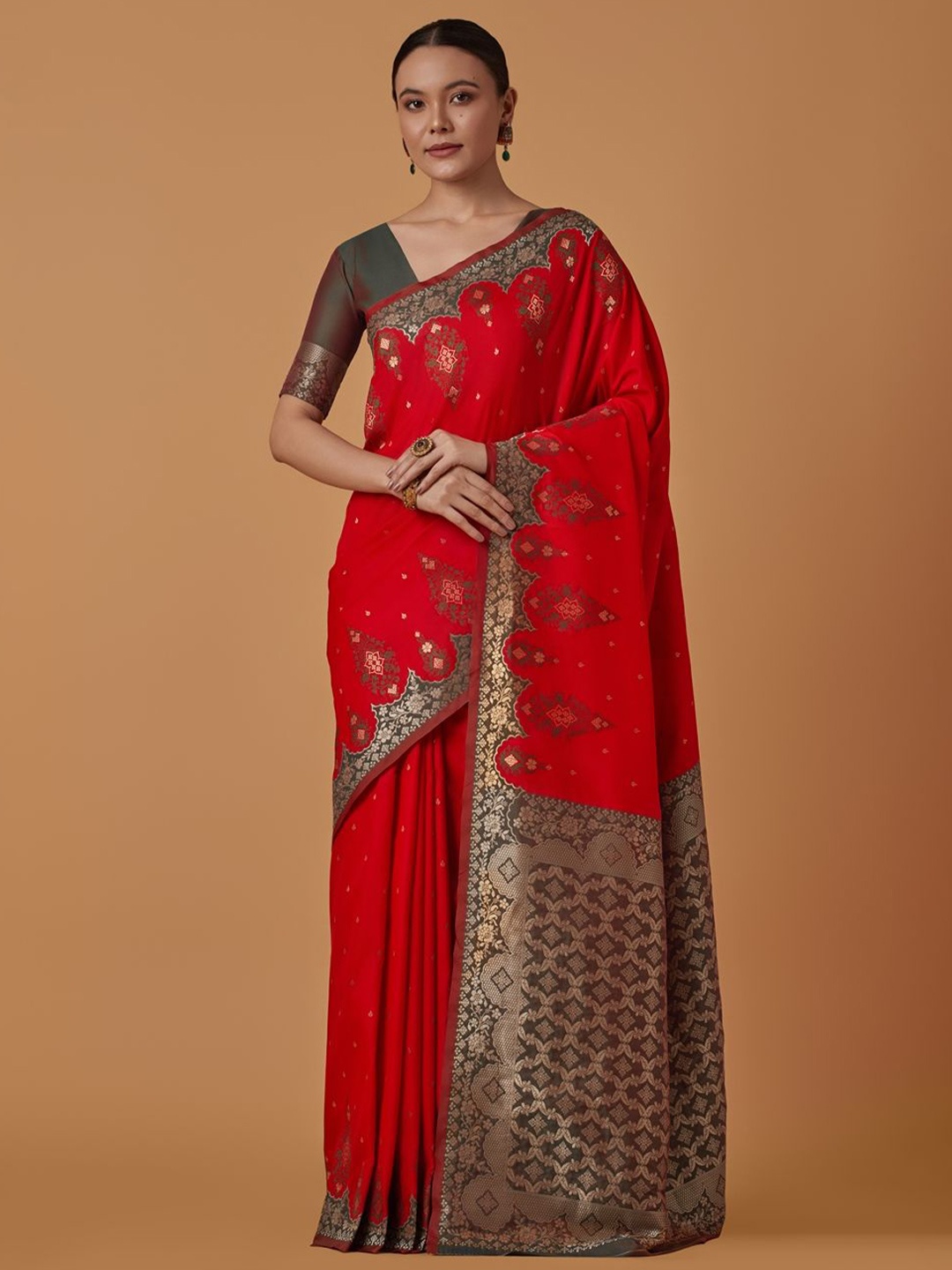 

MONJOLIKA FASHION Ethnic Motifs Zari Banarasi Saree, Red