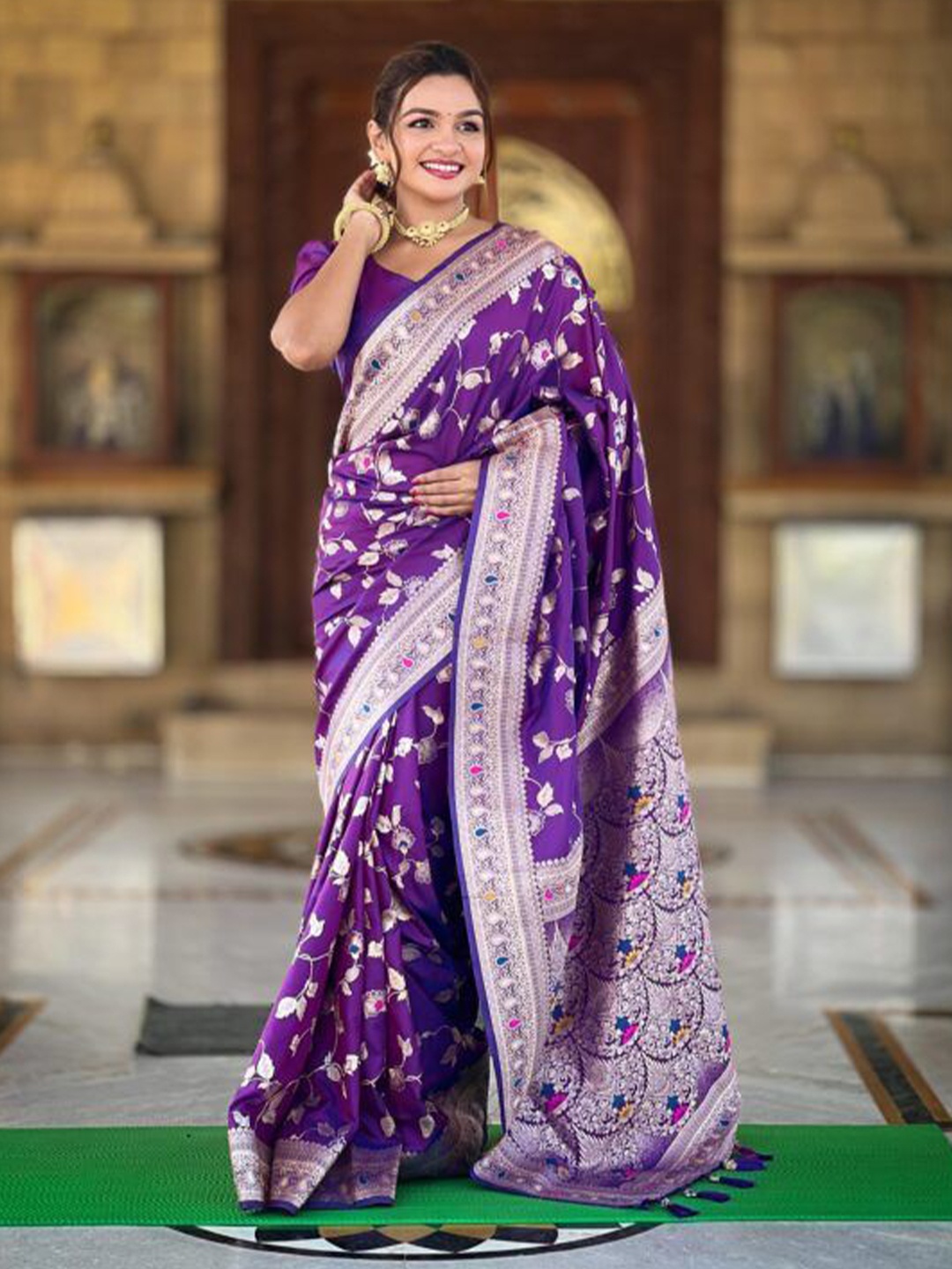 

JULEE Woven Design Zari Pure Silk Banarasi Saree, Purple