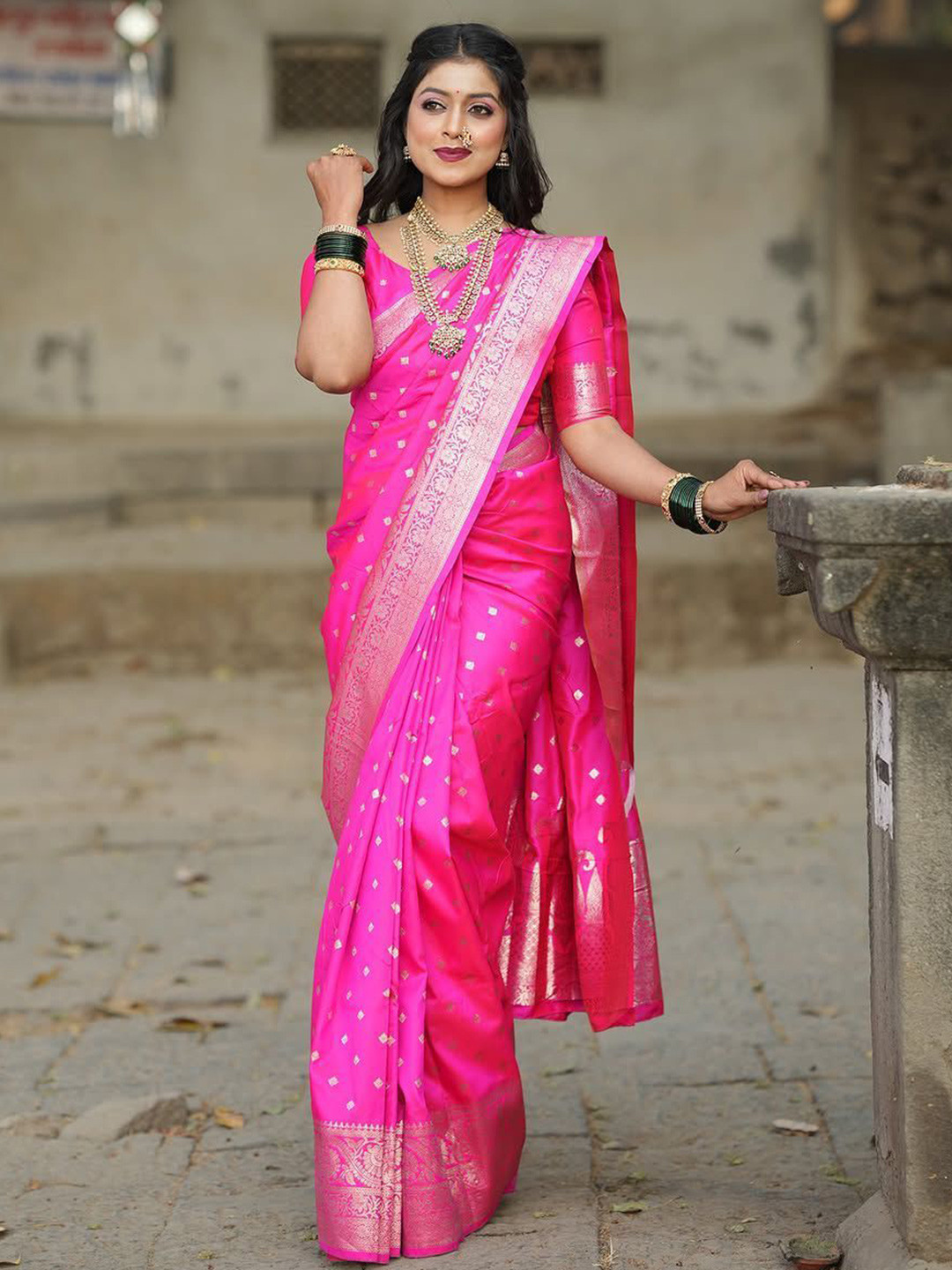 

Kriyansh Ethnic Motifs Woven Design Zari Kanjeevaram Saree, Pink