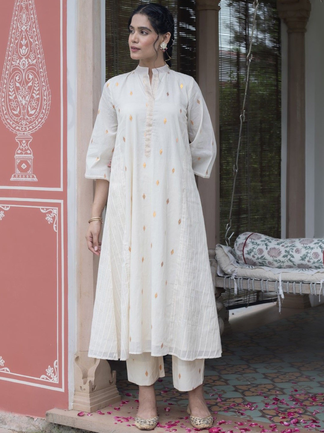 

ANUVAS Women Floral Printed Mandarin Collar Zari Cotton A-Line Kurta, White