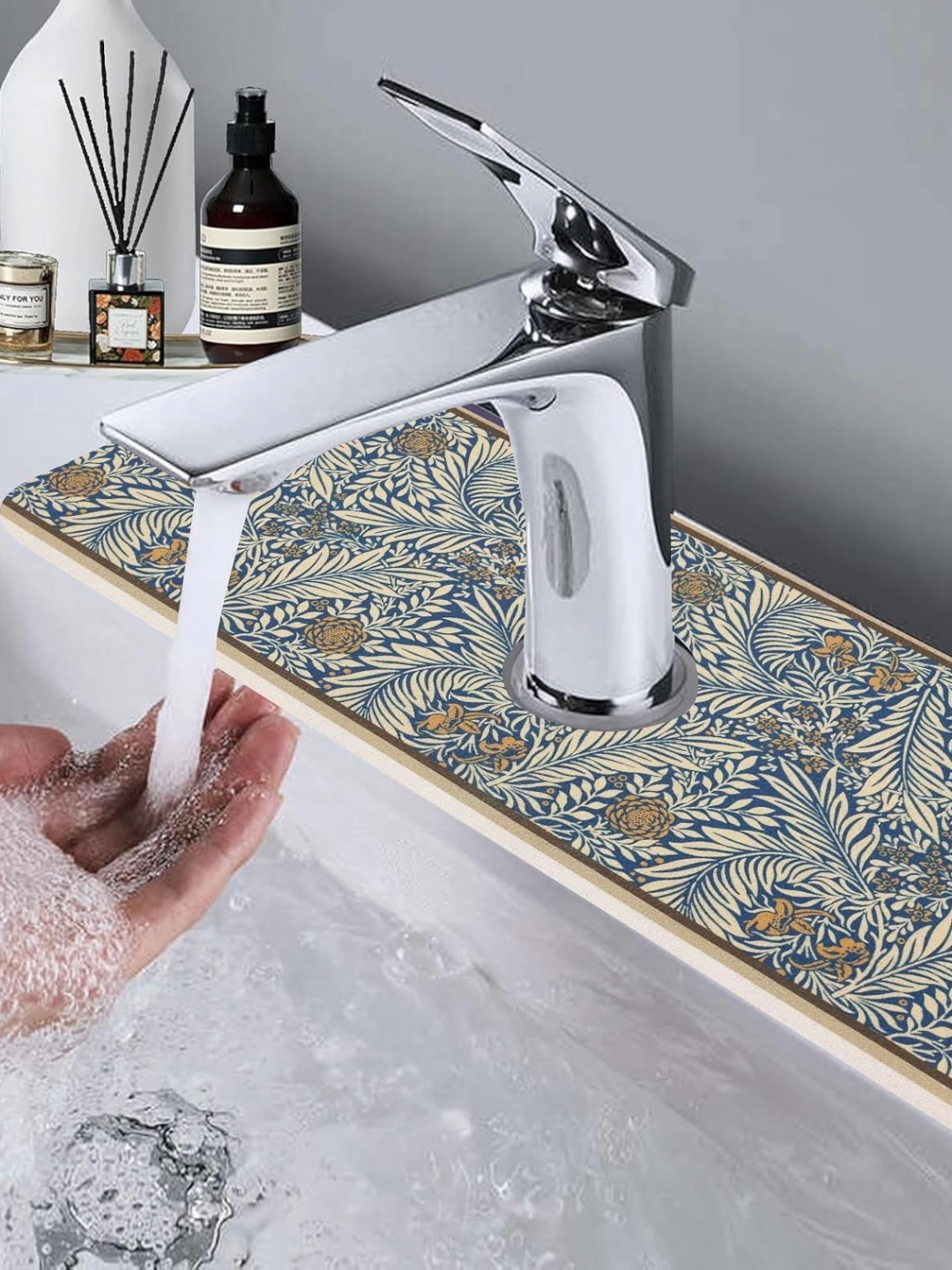 

HomeCloud Blue & Beige Floral Printed Silicone Faucet Water Catcher Mats