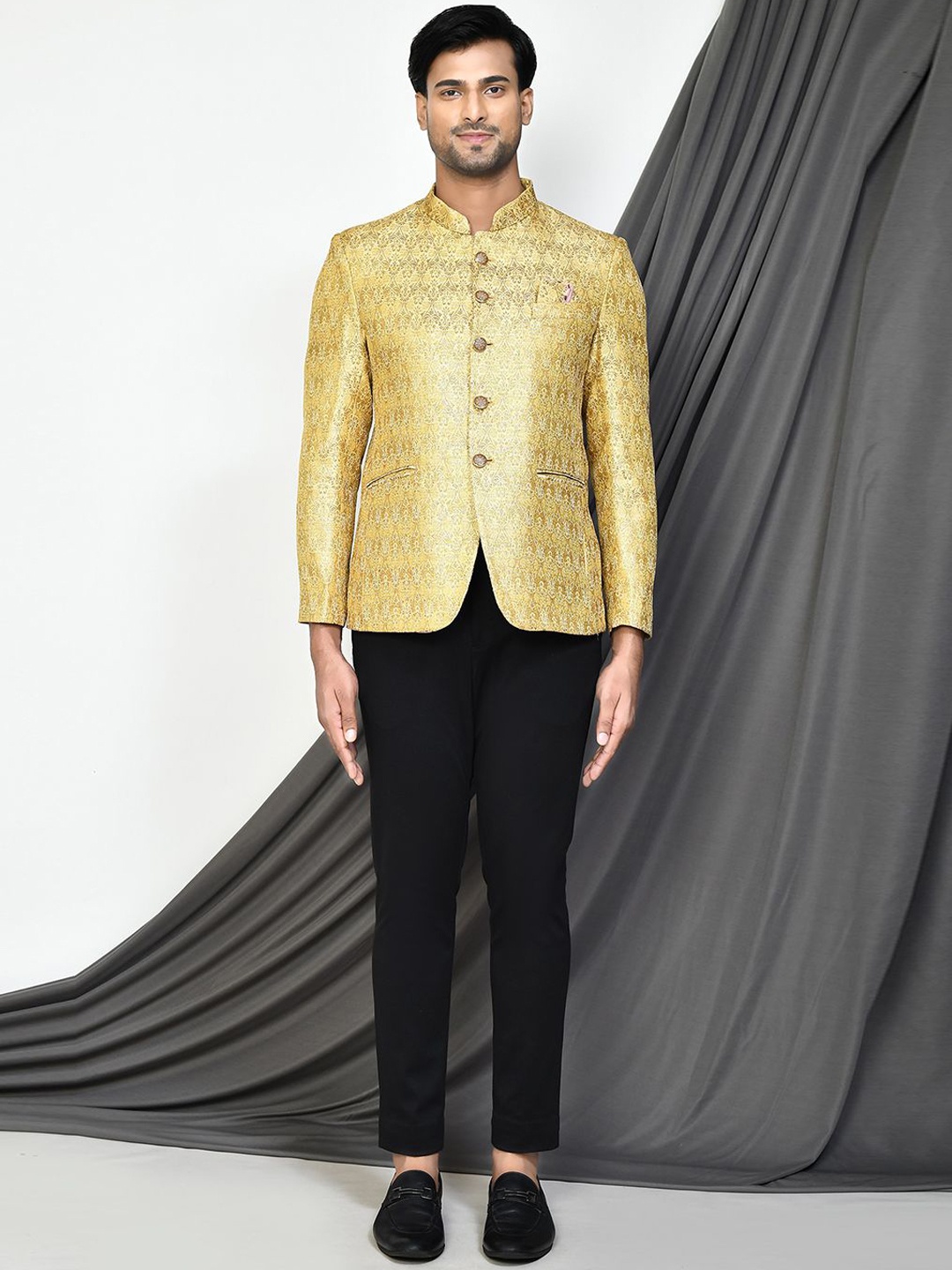 

Aryavir Malhotra Men Woven Design Pure Silk Nehru Jackets, Gold