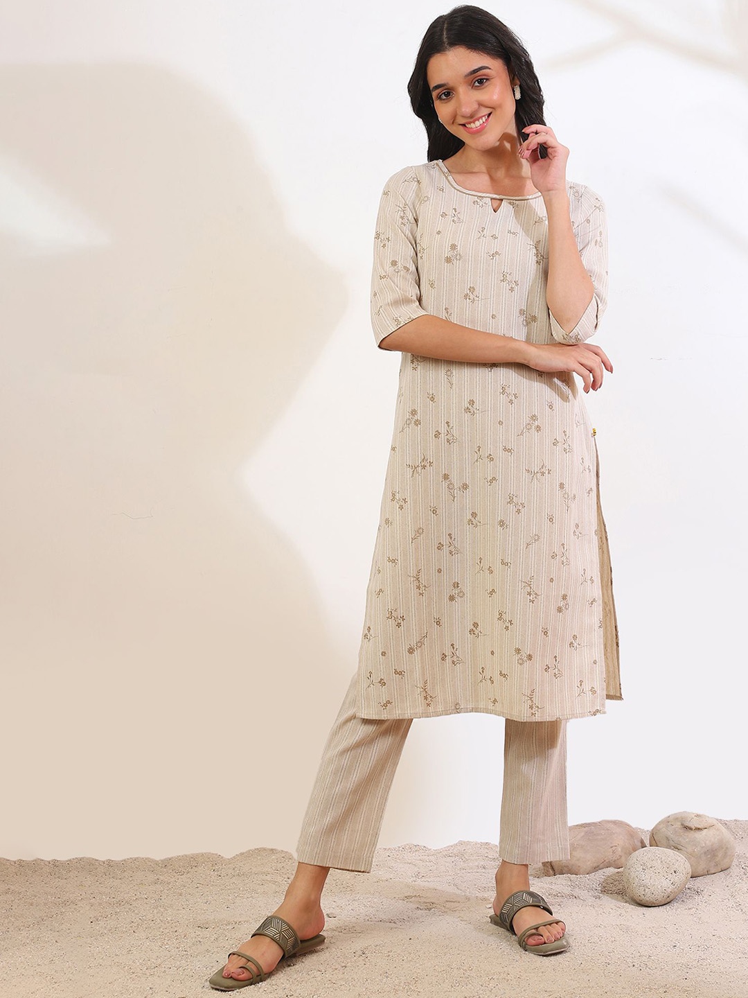 

AURELIA Floral Printed Straight Kurta with Trousers, Beige