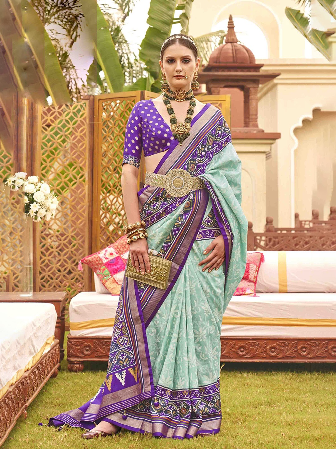 

Blissta Woven Design Zari Silk Blend Patola Saree, Blue