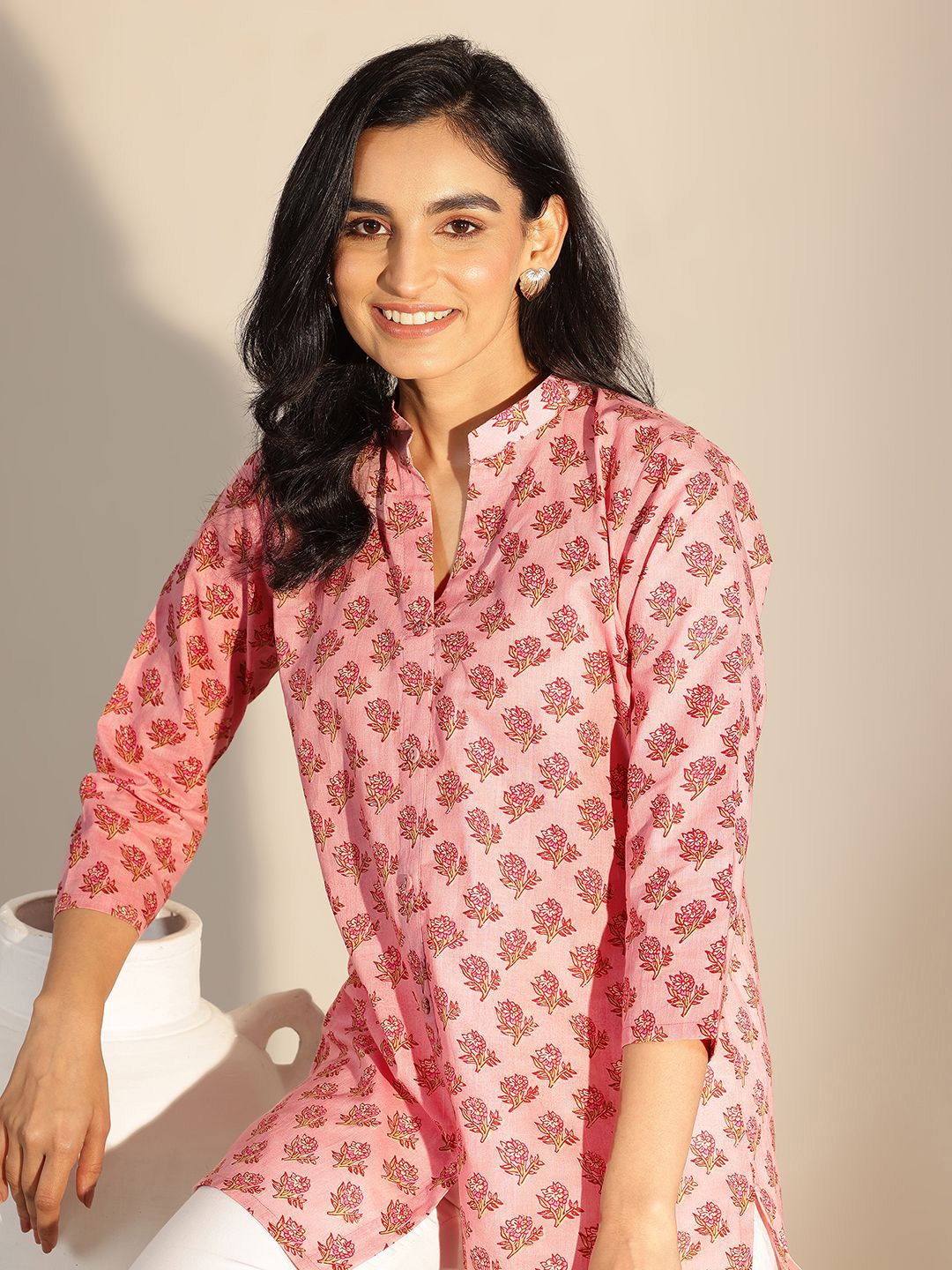

Libas Floral Printed Panelled Kurti, Peach