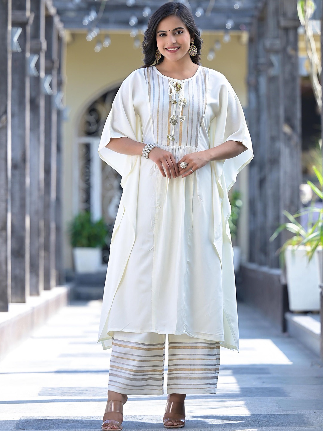 

KASHISHIYA Striped Kaftan Kurta with Trouser, White