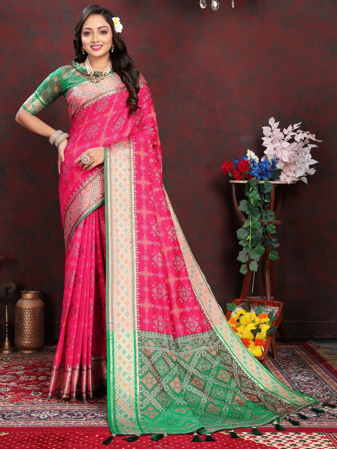 

LeeliPeeri Designer Woven Design Zari Silk Blend Patola Saree, Pink
