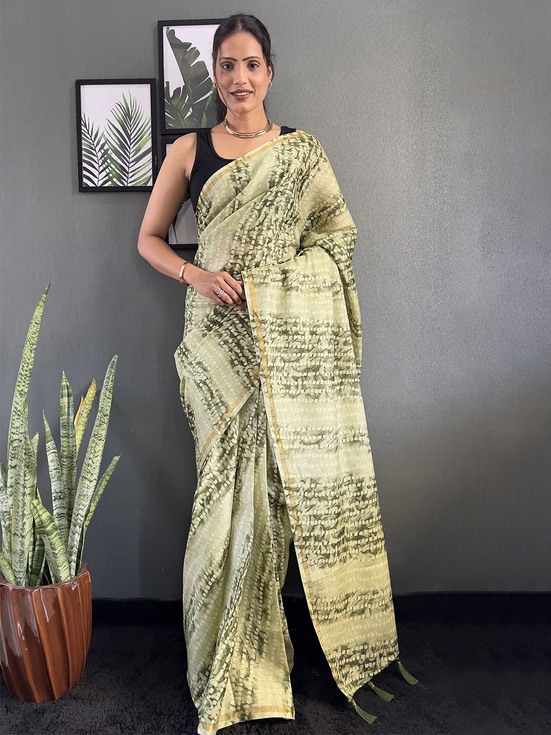 

JULEE Bandhani Zari Saree, Green