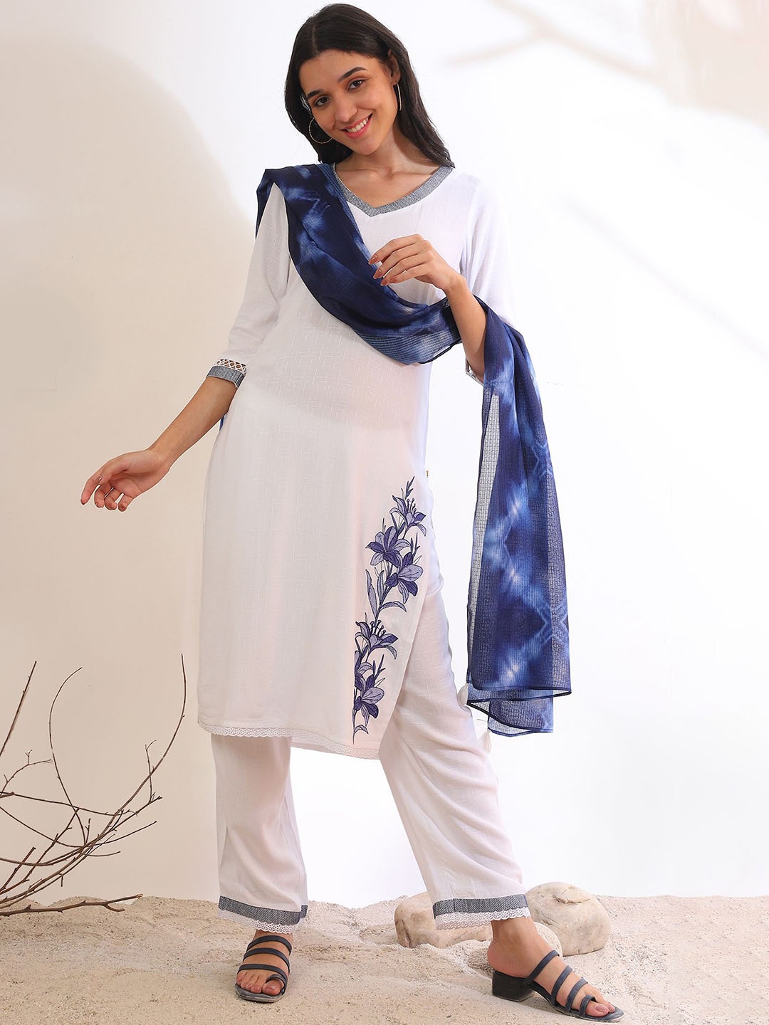 

AURELIA Floral Printed V-Neck Straight Kurta With Trousers And Dupatta, White