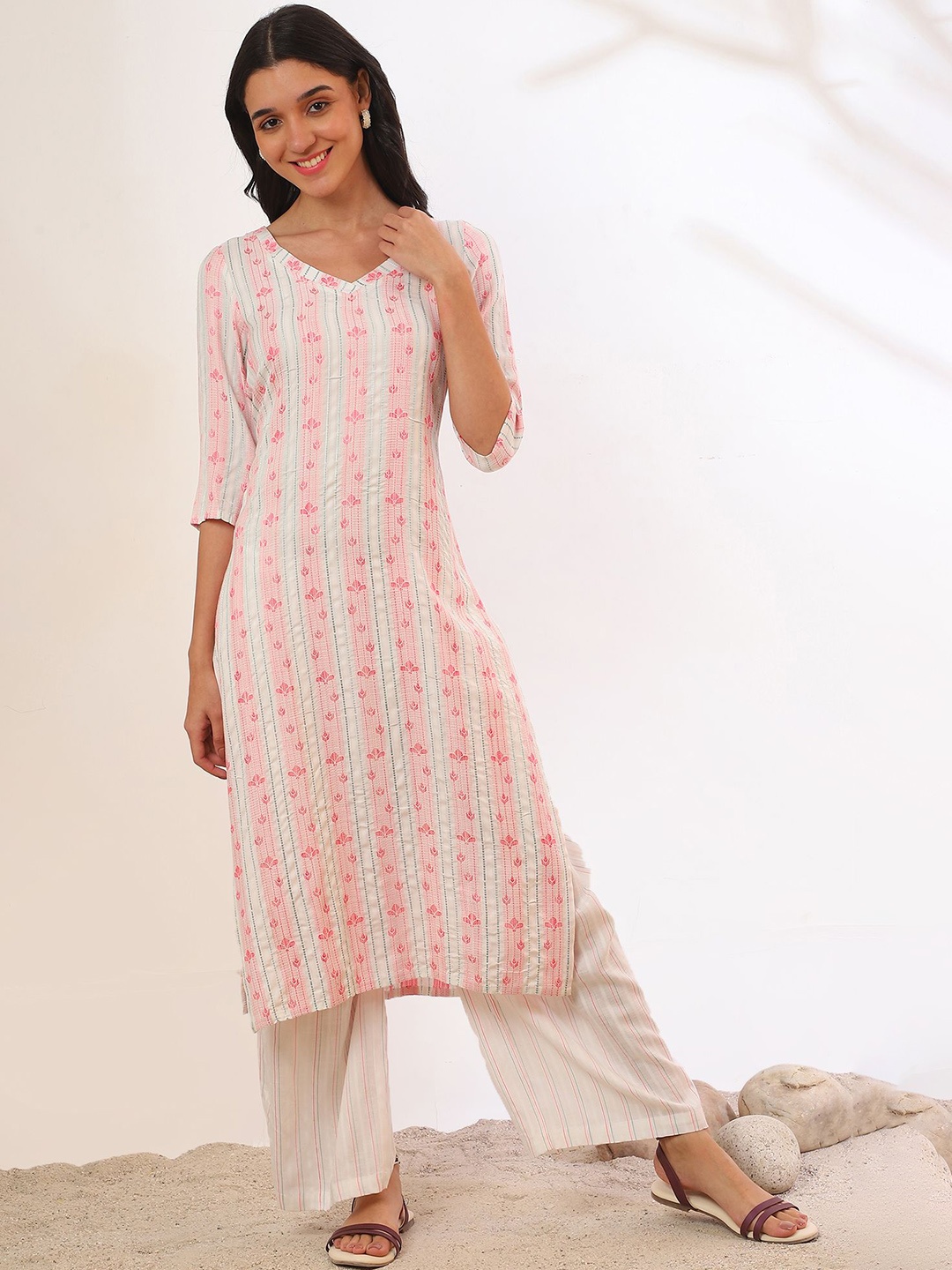 

AURELIA Floral Printed V-Neck Straight Kurta With Trouser, White