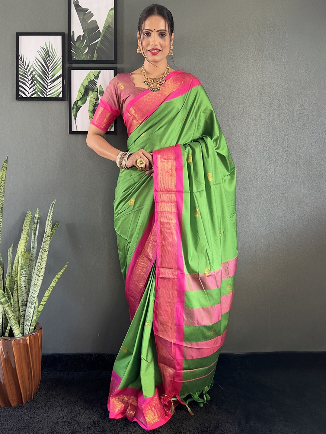 

JULEE Ethnic Motifs Zari Ready to Wear Kanjeevaram Saree, Sea green