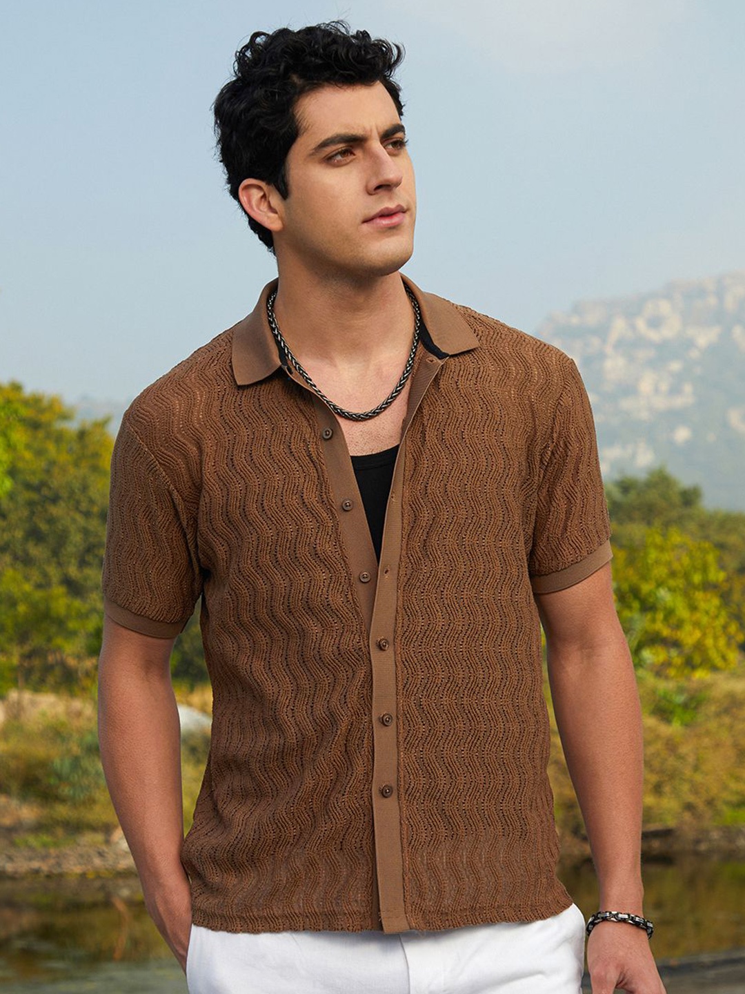 

Campus Sutra Men Comfort Fit Spread Collar Textured Cotton Casual Shirt, Brown