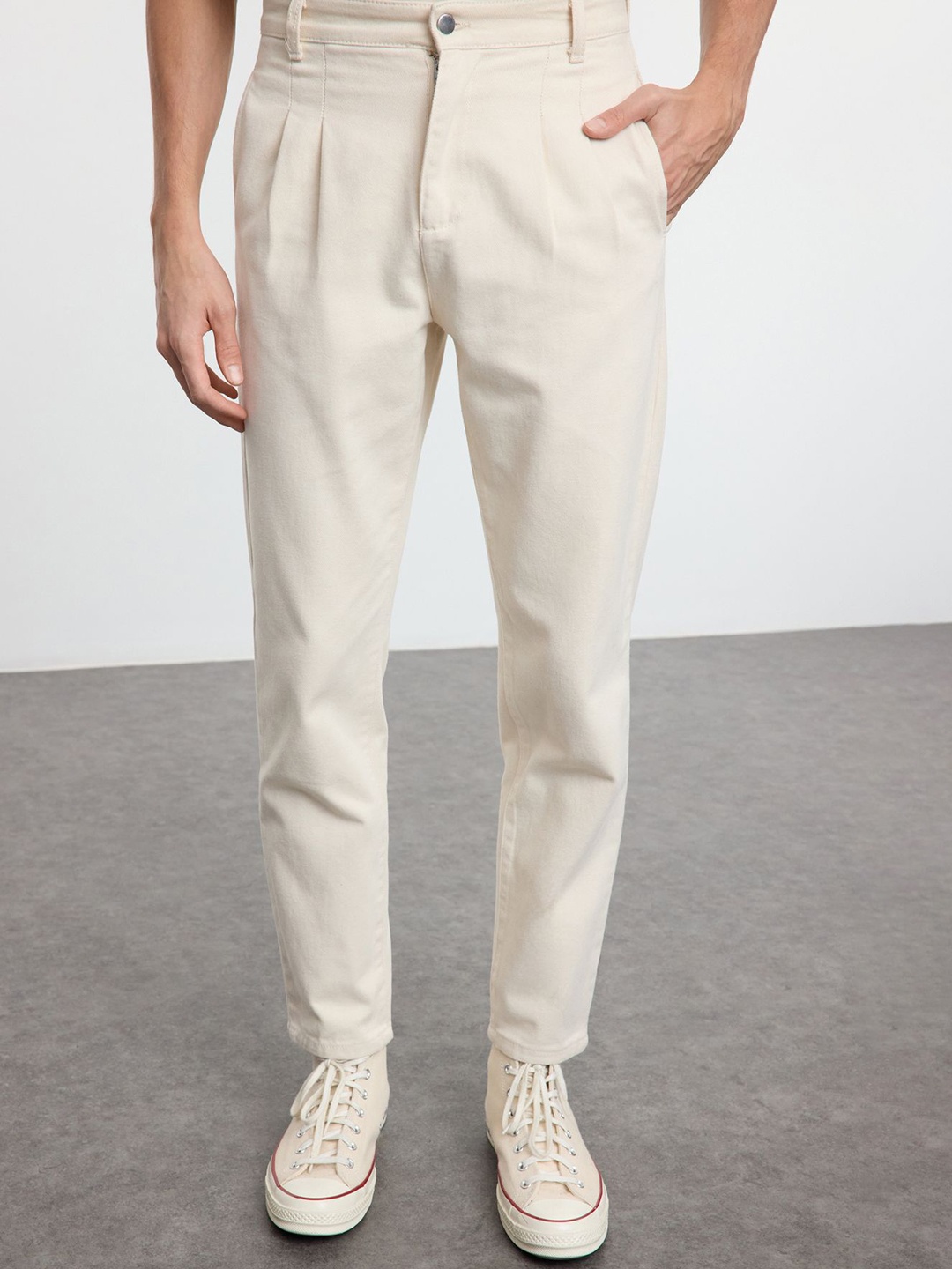 

Trendyol Men Trousers, Na