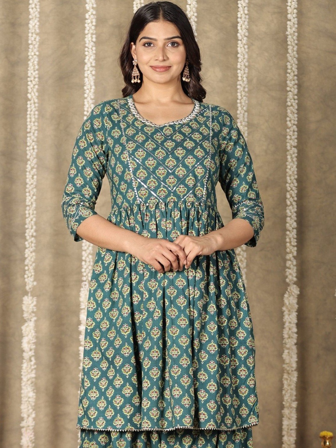 

Aramya Geometric Printed Cotton Sequinned Anarkali Kurta, Green