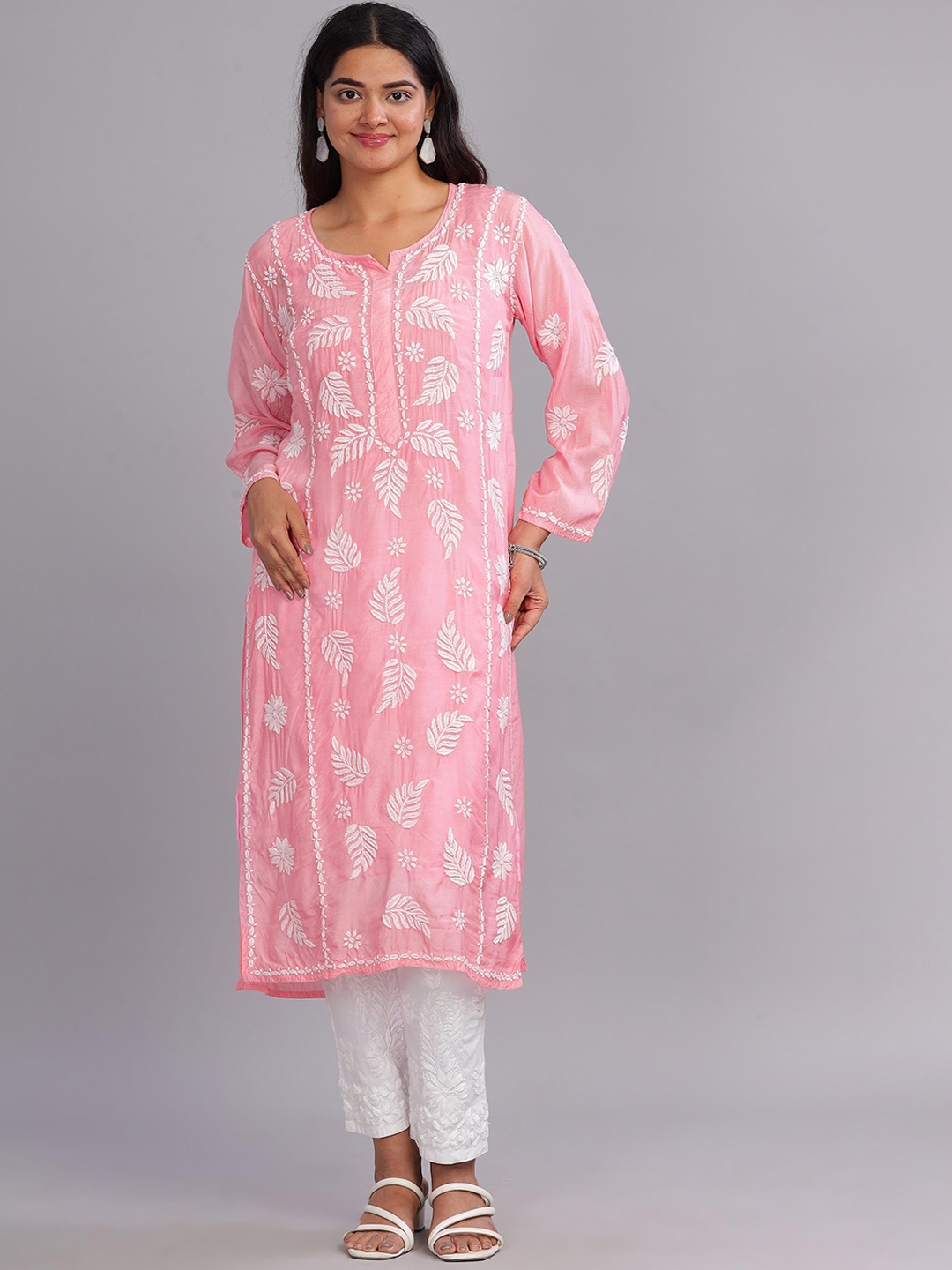 

Club Loom Floral Embroidered Notch Neck Chikankari Chanderi Straight Kurta, Pink