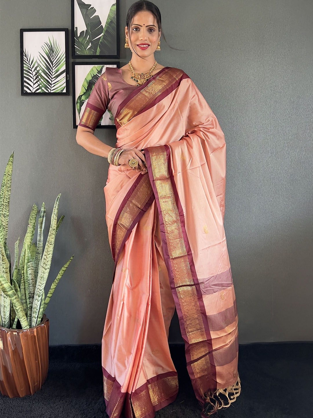 

JULEE Woven Design Zari Kanjeevaram Saree, Peach