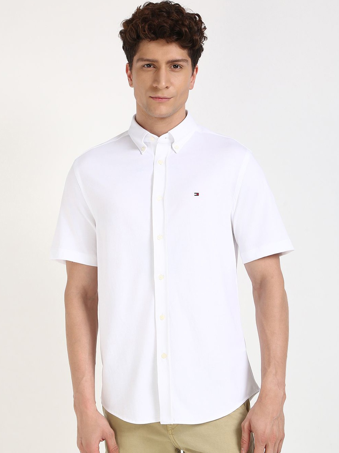 

Tommy Hilfiger Men Button-Down Collar Solid Cotton Casual Shirt, White
