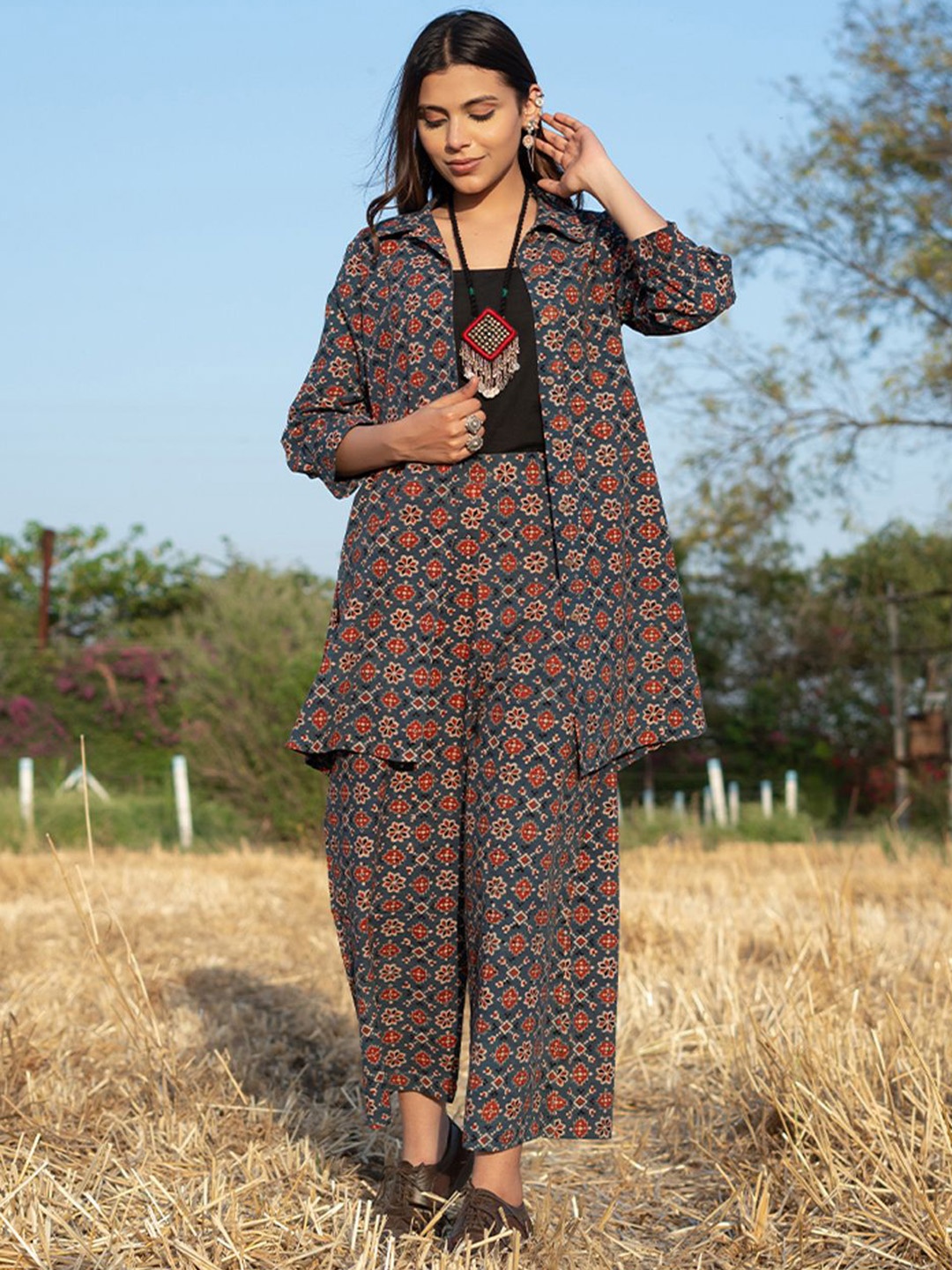 

JITI Ethnic Motifs Printed Pure Cotton Shirt With Trouser, Blue