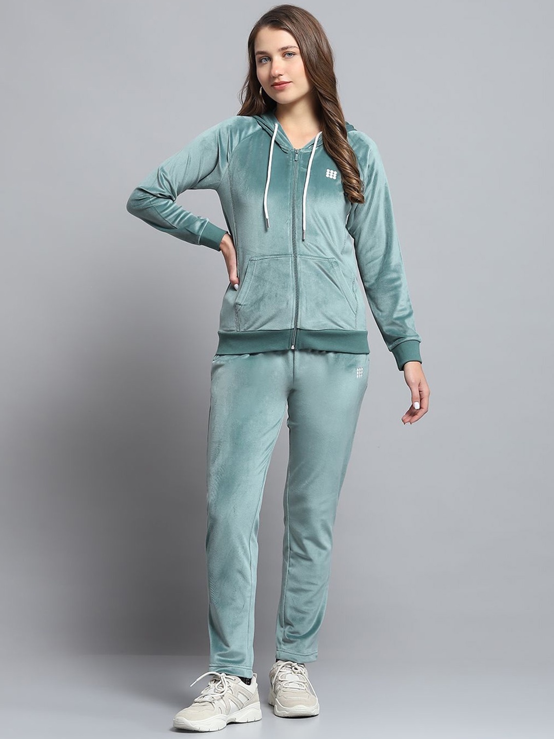 

rock.it Women Hooded Neck Full Sleeve Tracksuit, Green