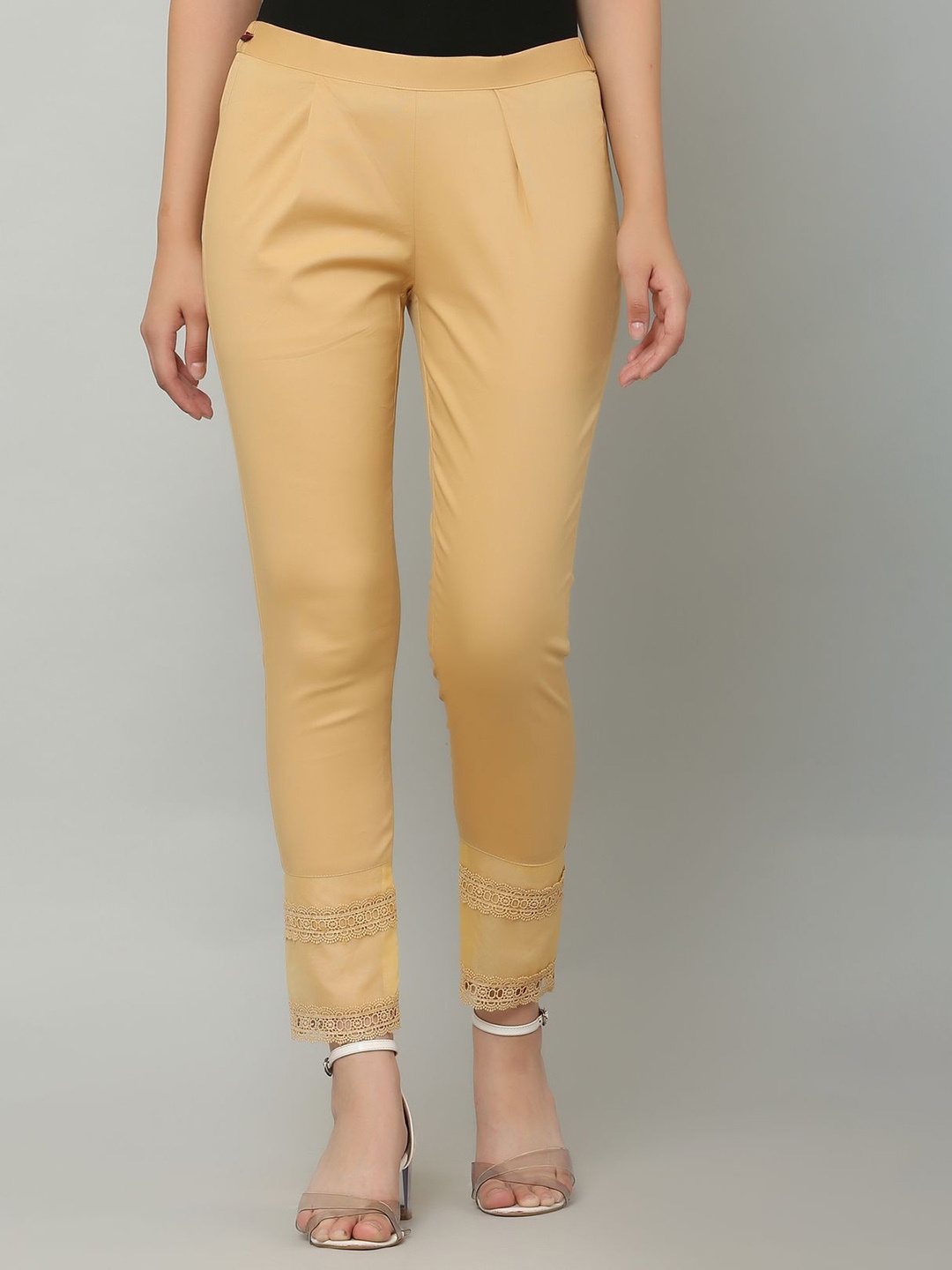 

Sellingsea Women Trousers, Beige