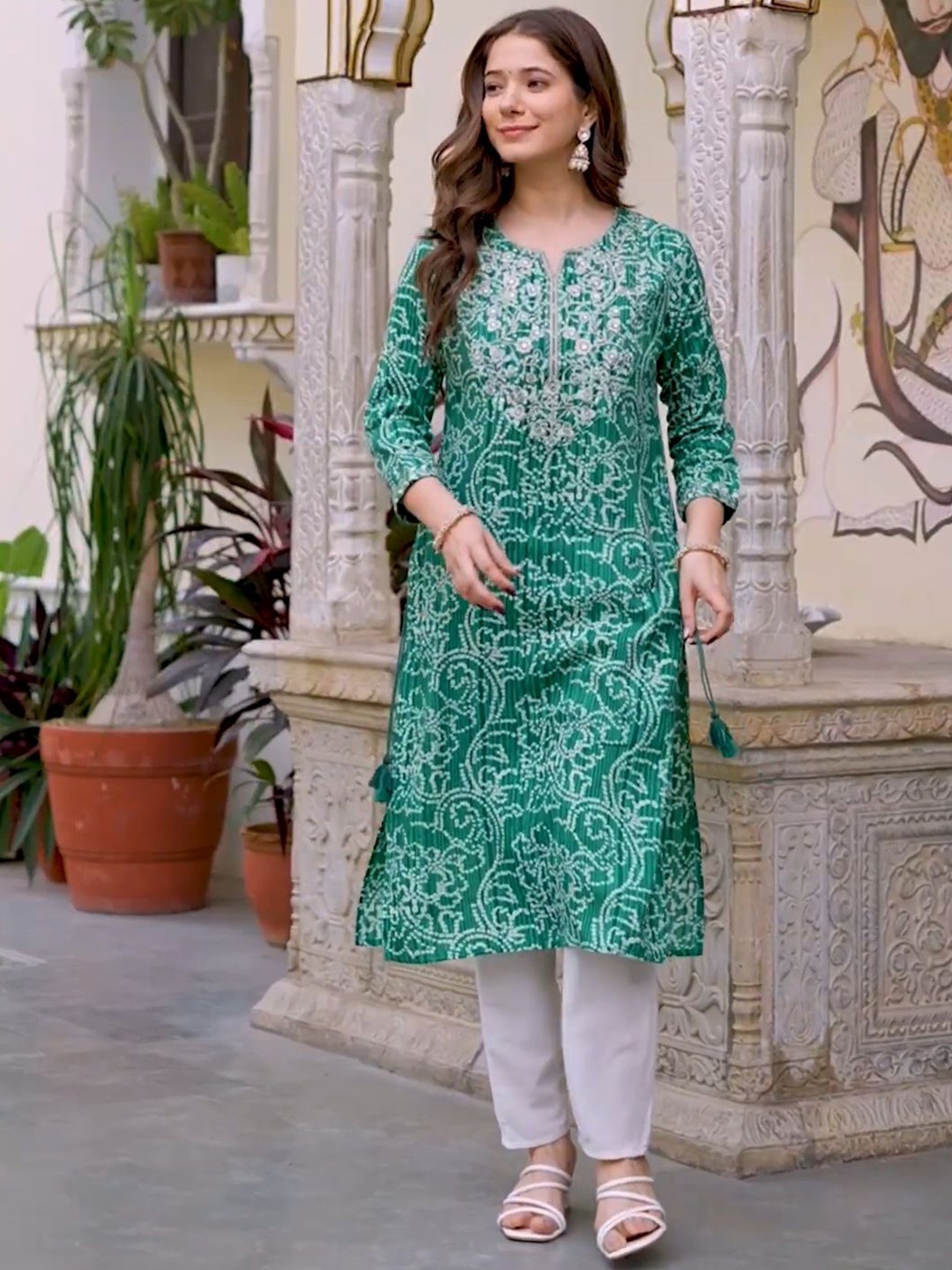 

Wawlooks Women Bandhani Printed Kurta, Green